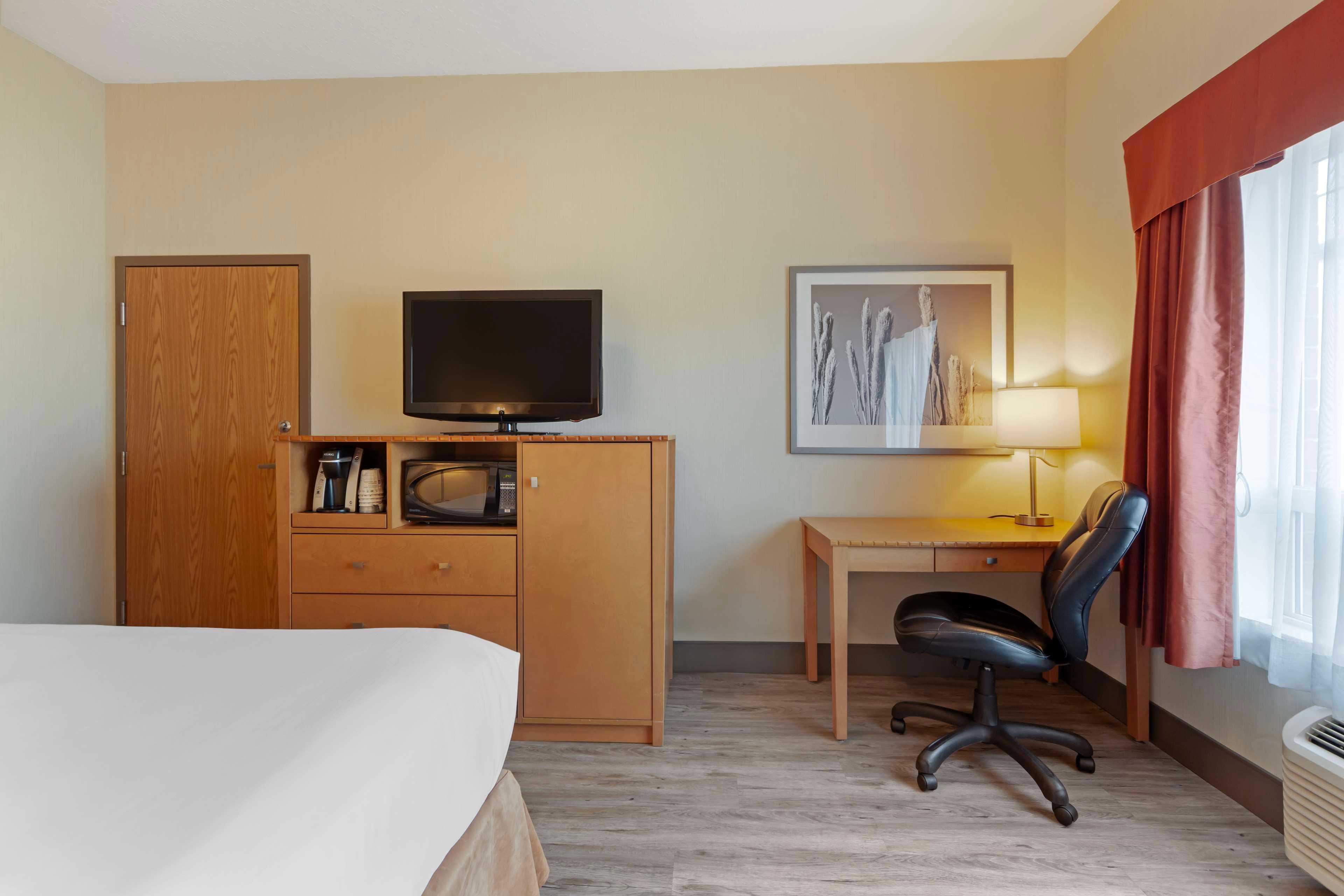 Room Accessible-queen Size Bed