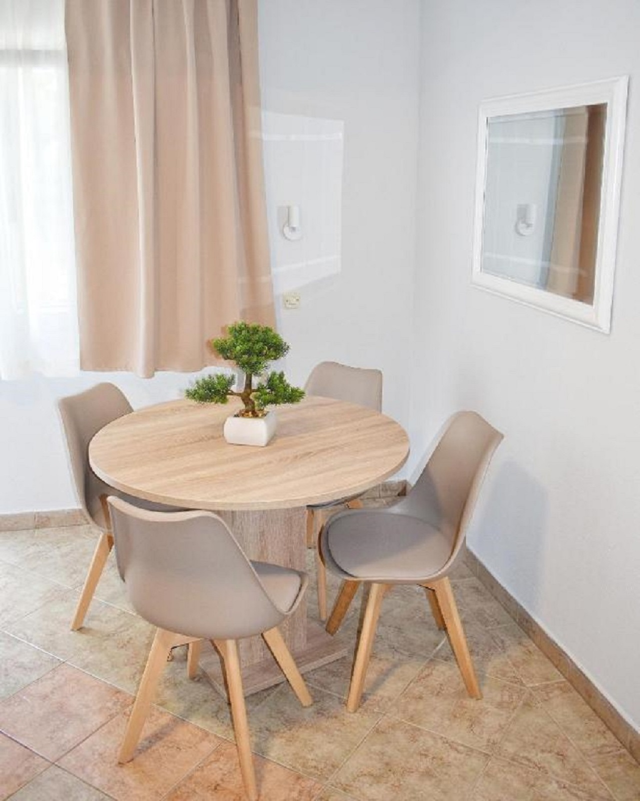 Apartment Capacity 4