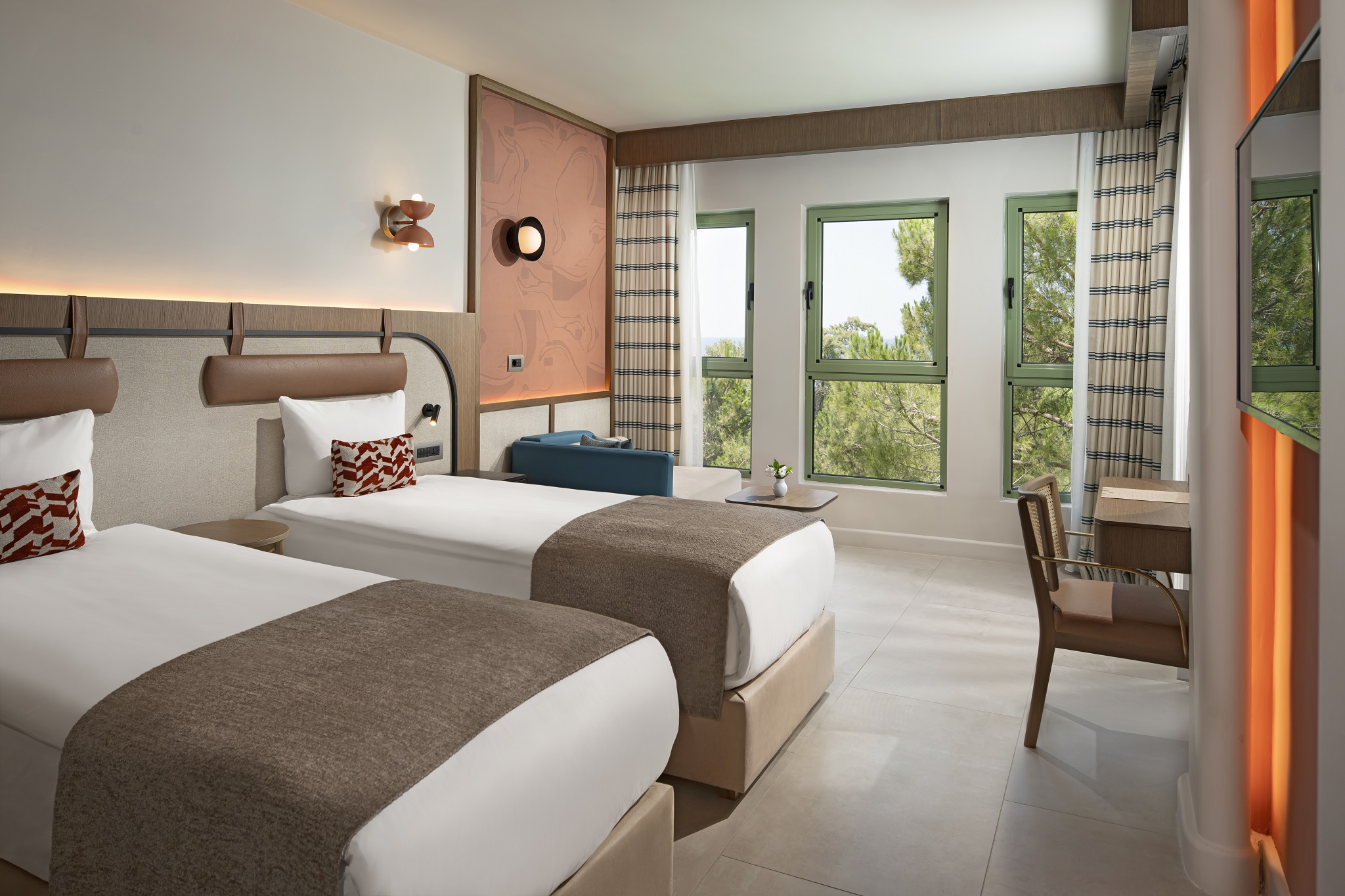 Family Room Deluxe Side Sea View