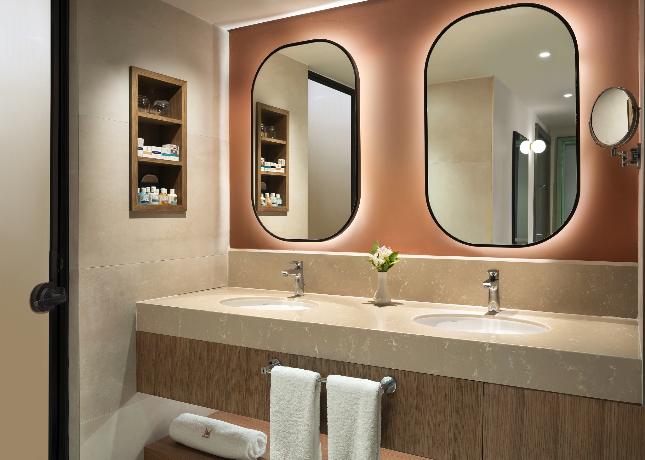 Family Room Deluxe Land View