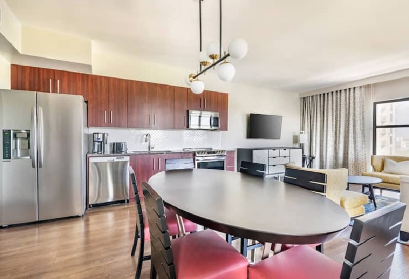 Suite with Kitchenette