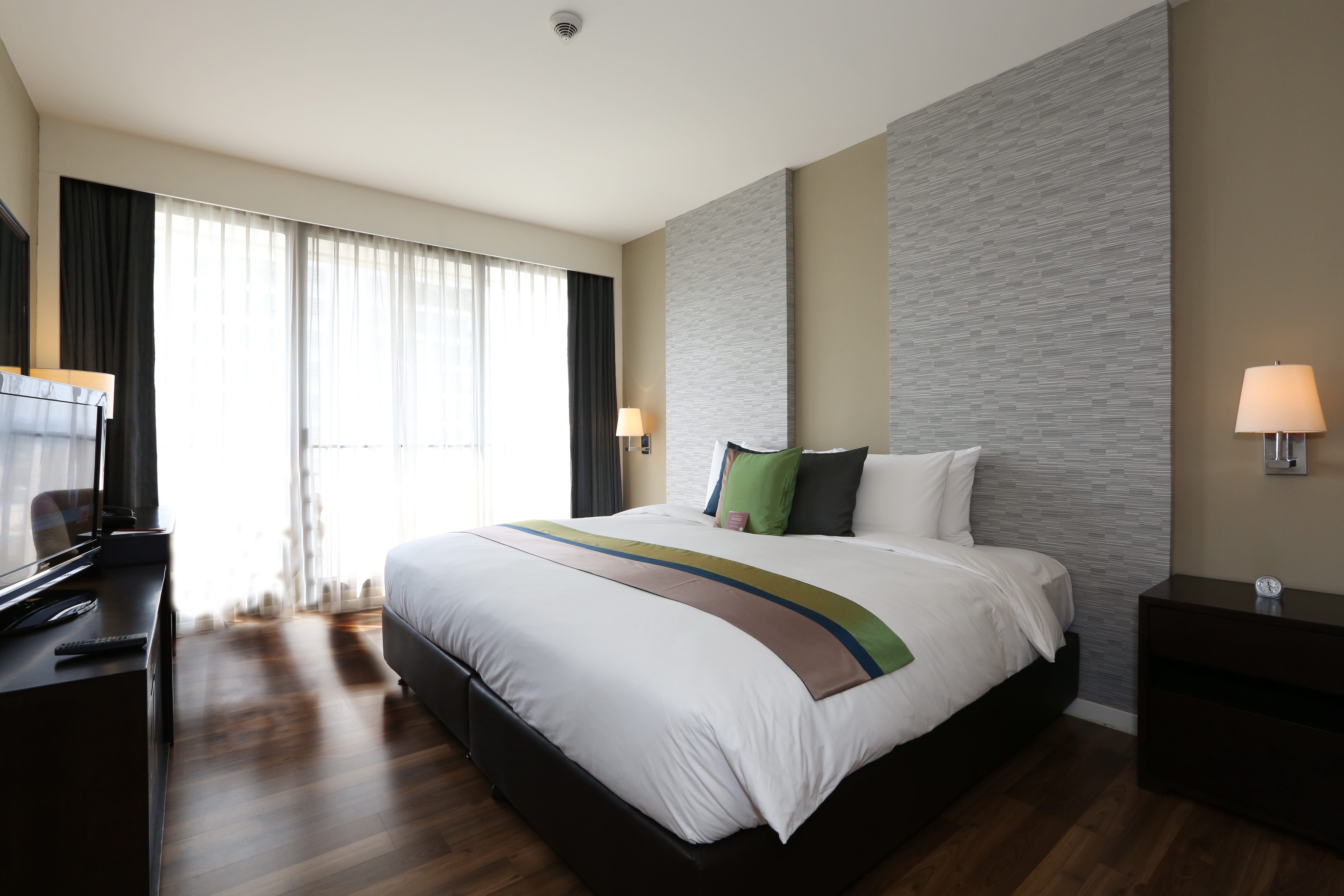 Double or Twin Deluxe One Bedroom