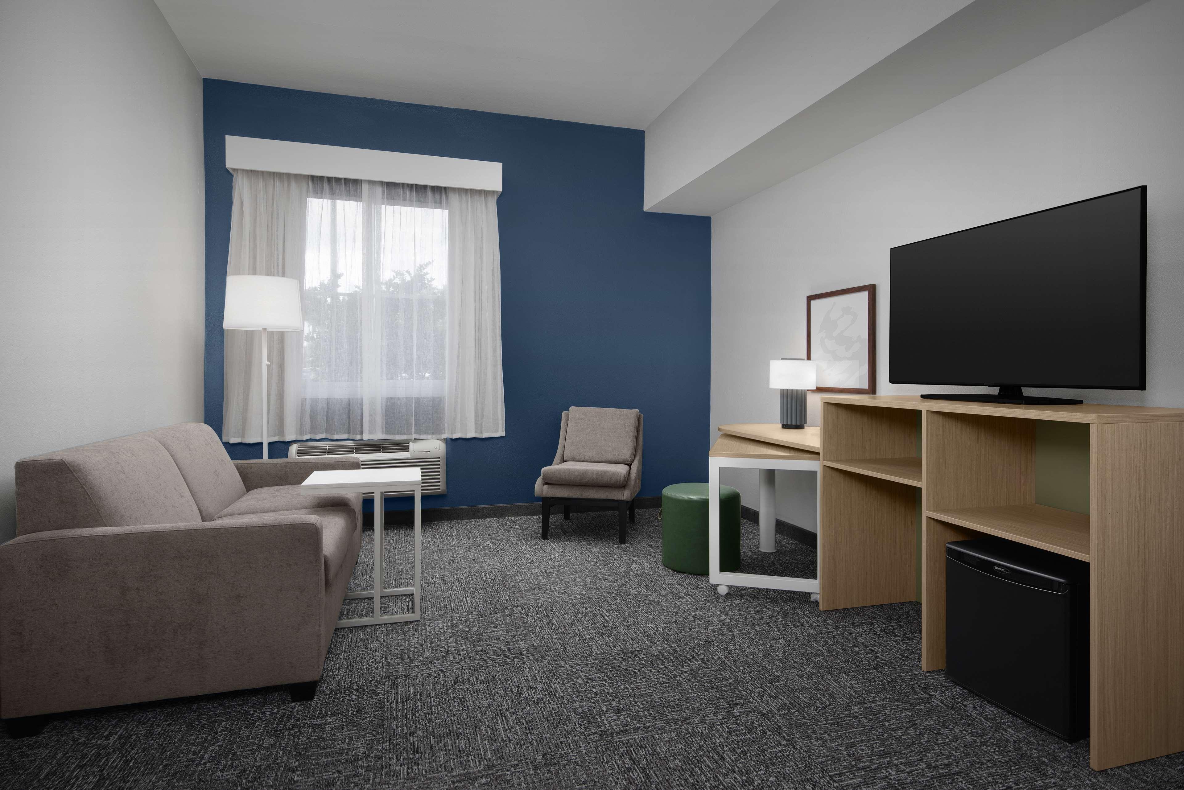 Suite King Size Bed