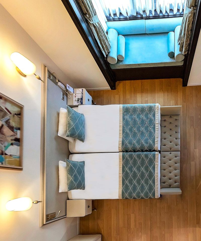 Family Room with Jacuzzi