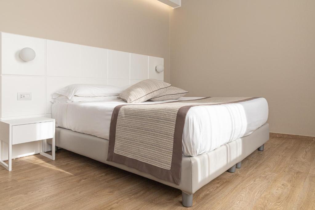 Double or Twin Deluxe