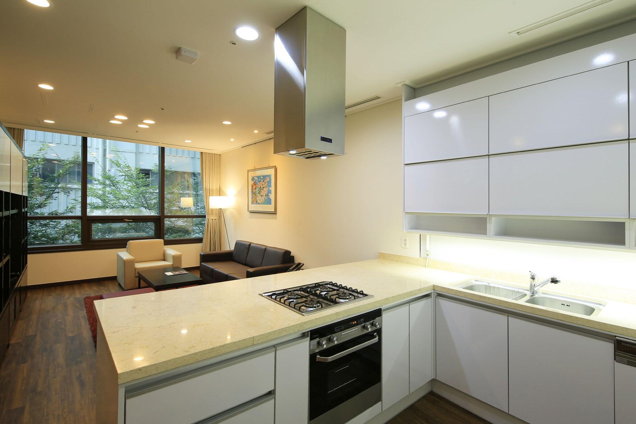 Apartment with Kitchenette
