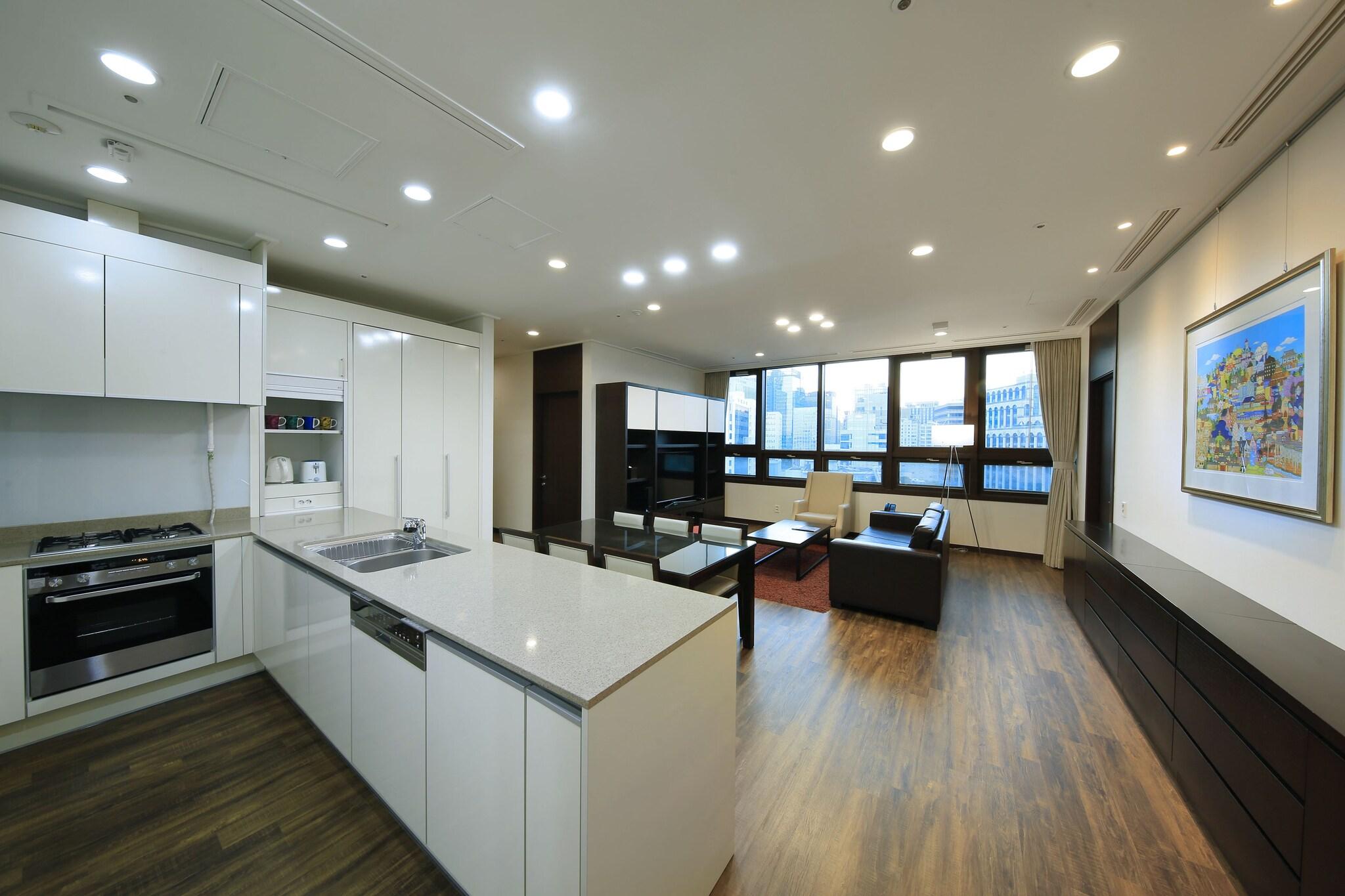 Apartment with Kitchenette