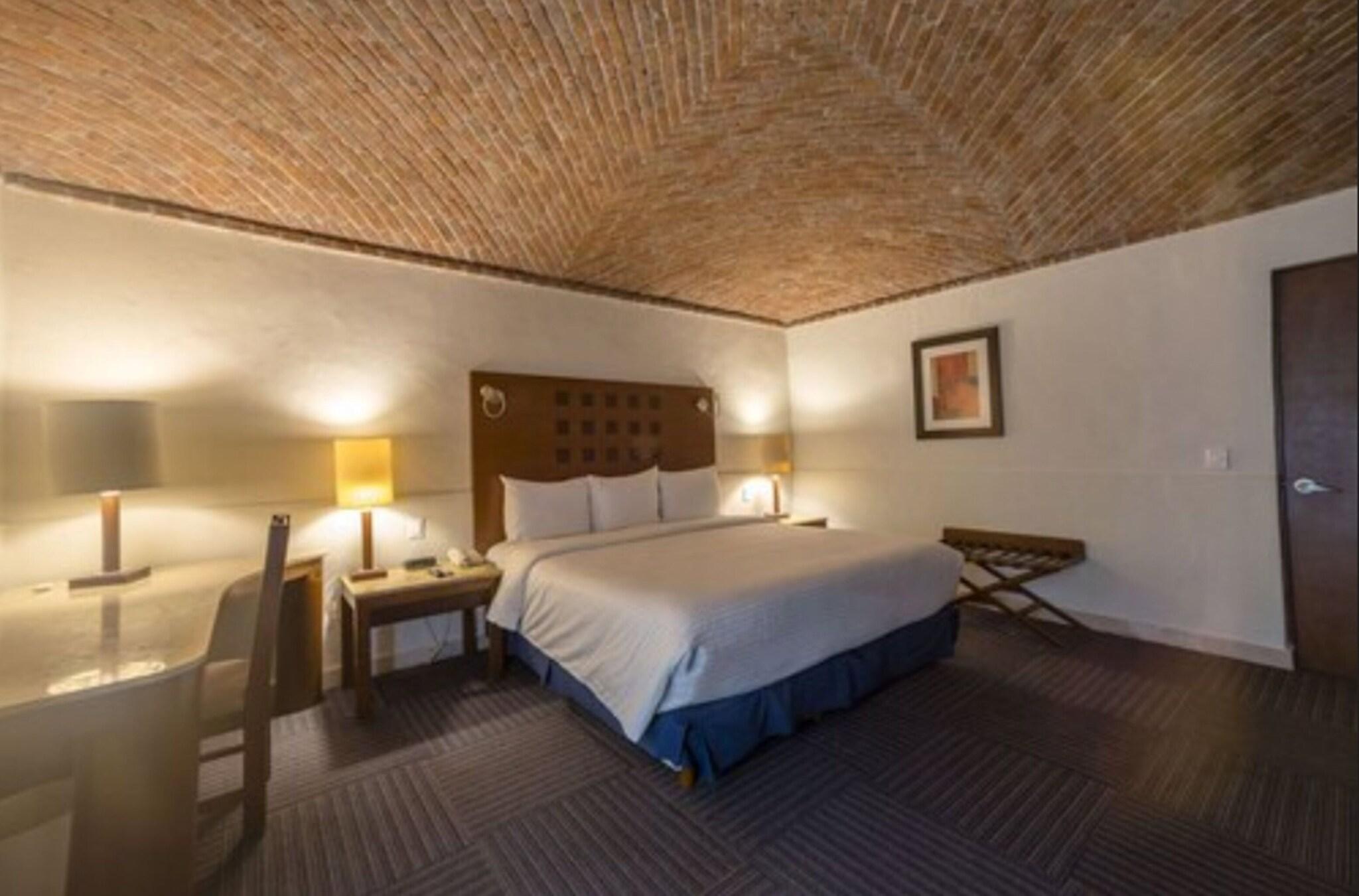 Double Deluxe King Bed