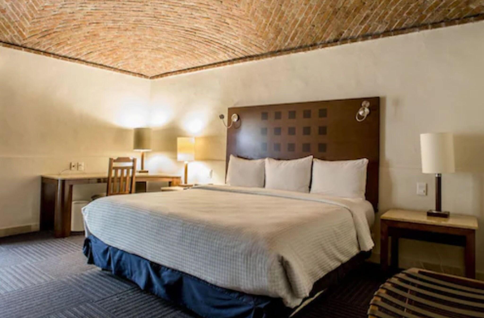 Double Deluxe King Bed