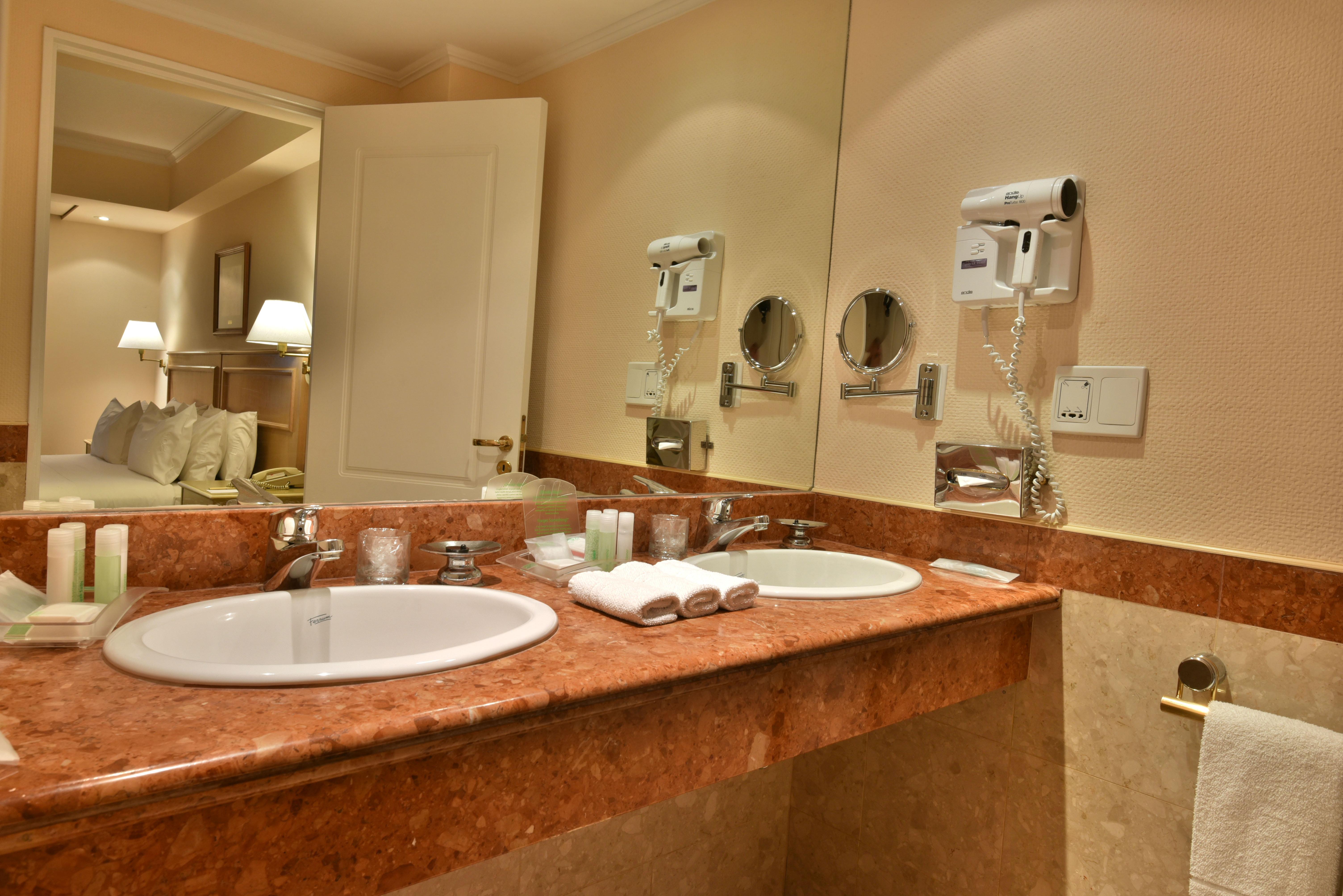 Suite King Bed One Bedroom 