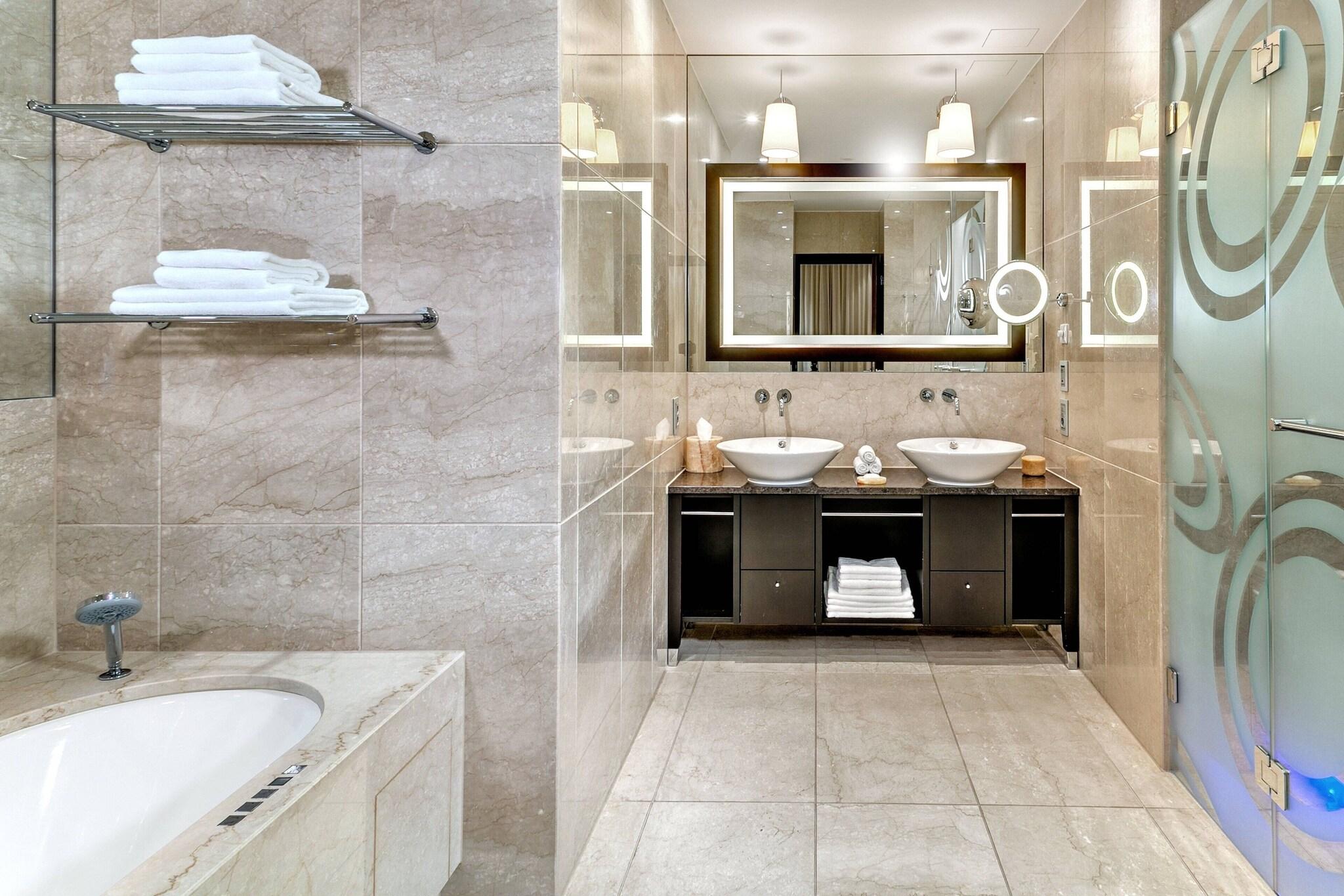 Suite Deluxe Two Beds