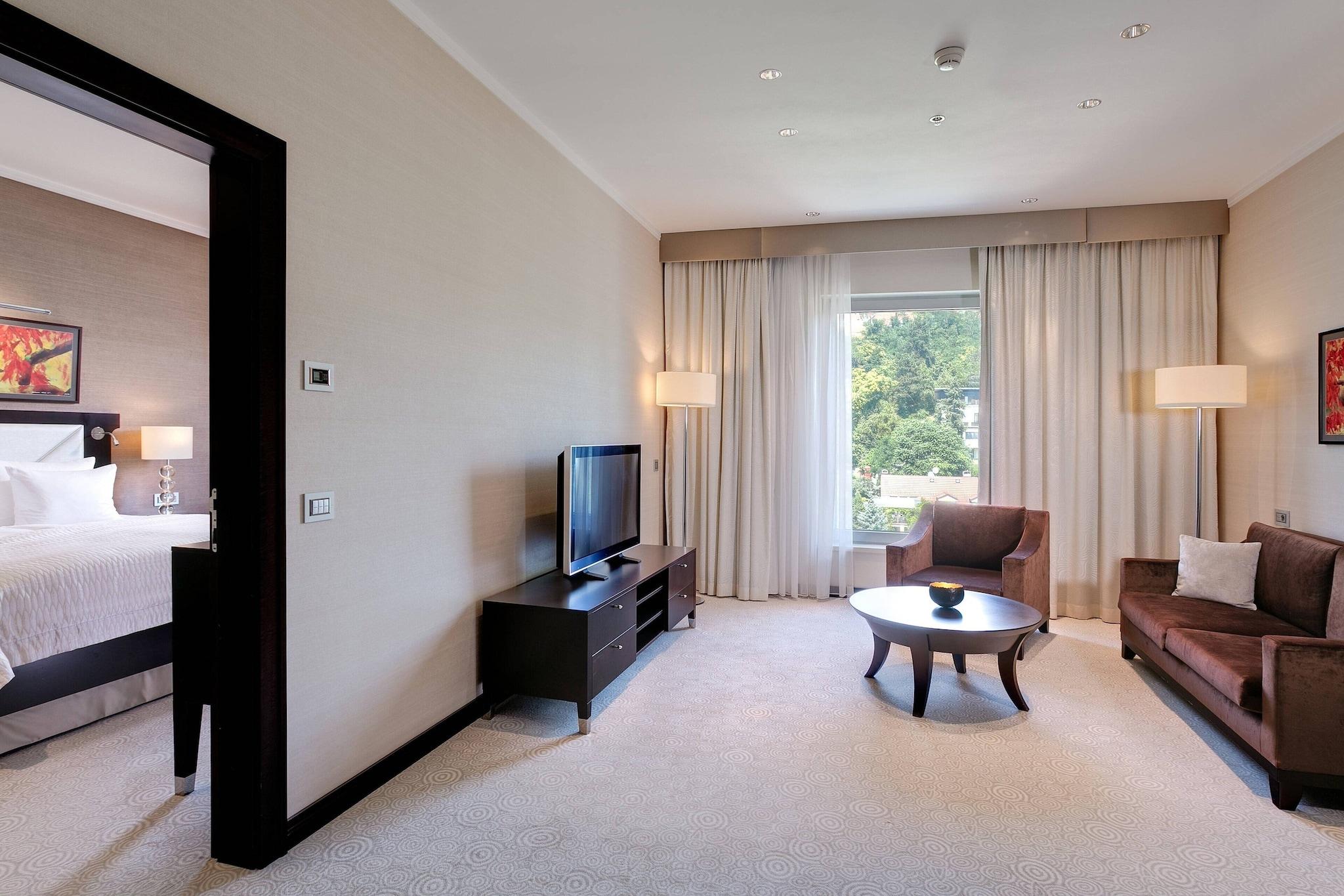 Suite Deluxe King Bed