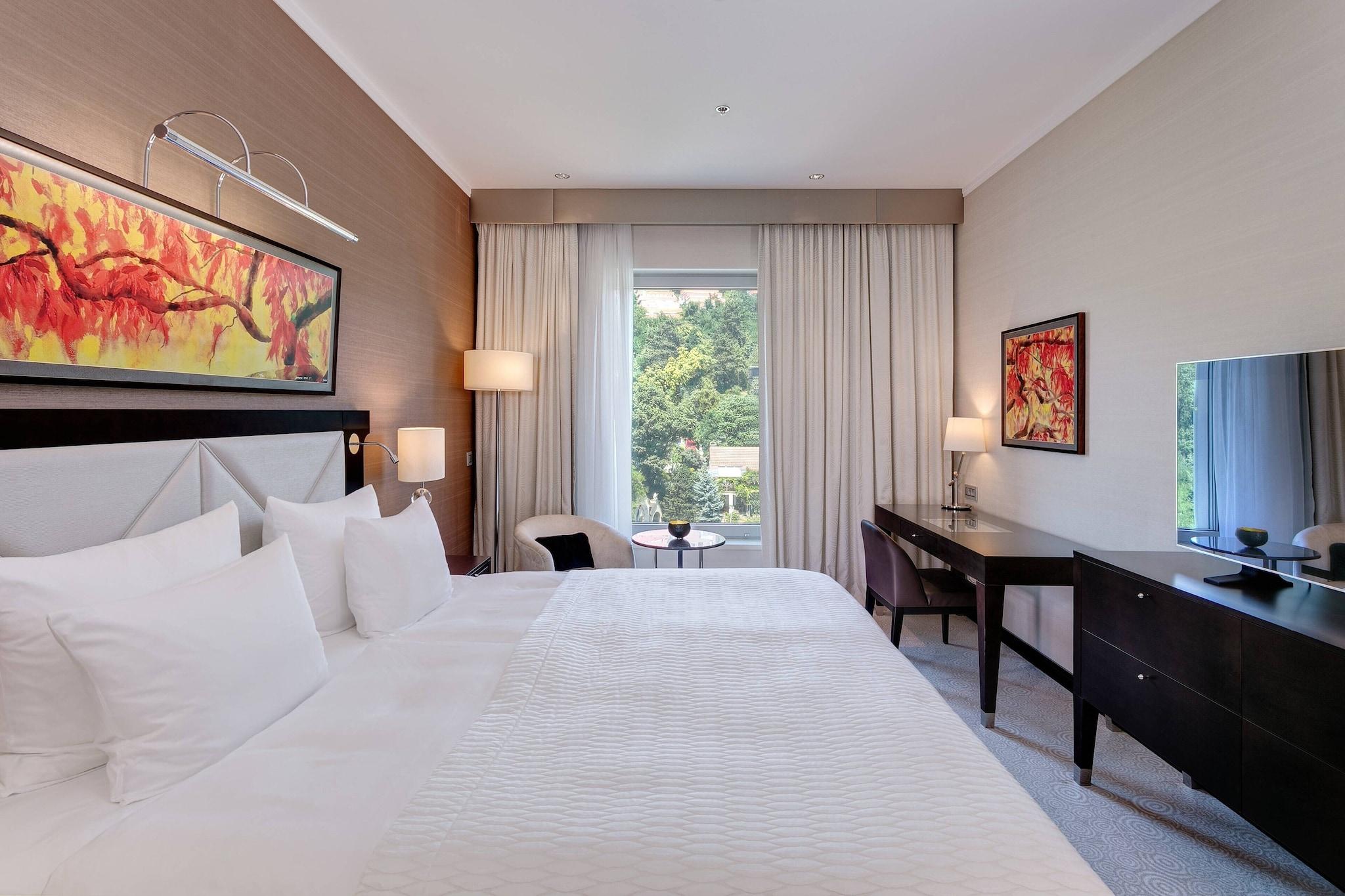 Suite Deluxe King Bed