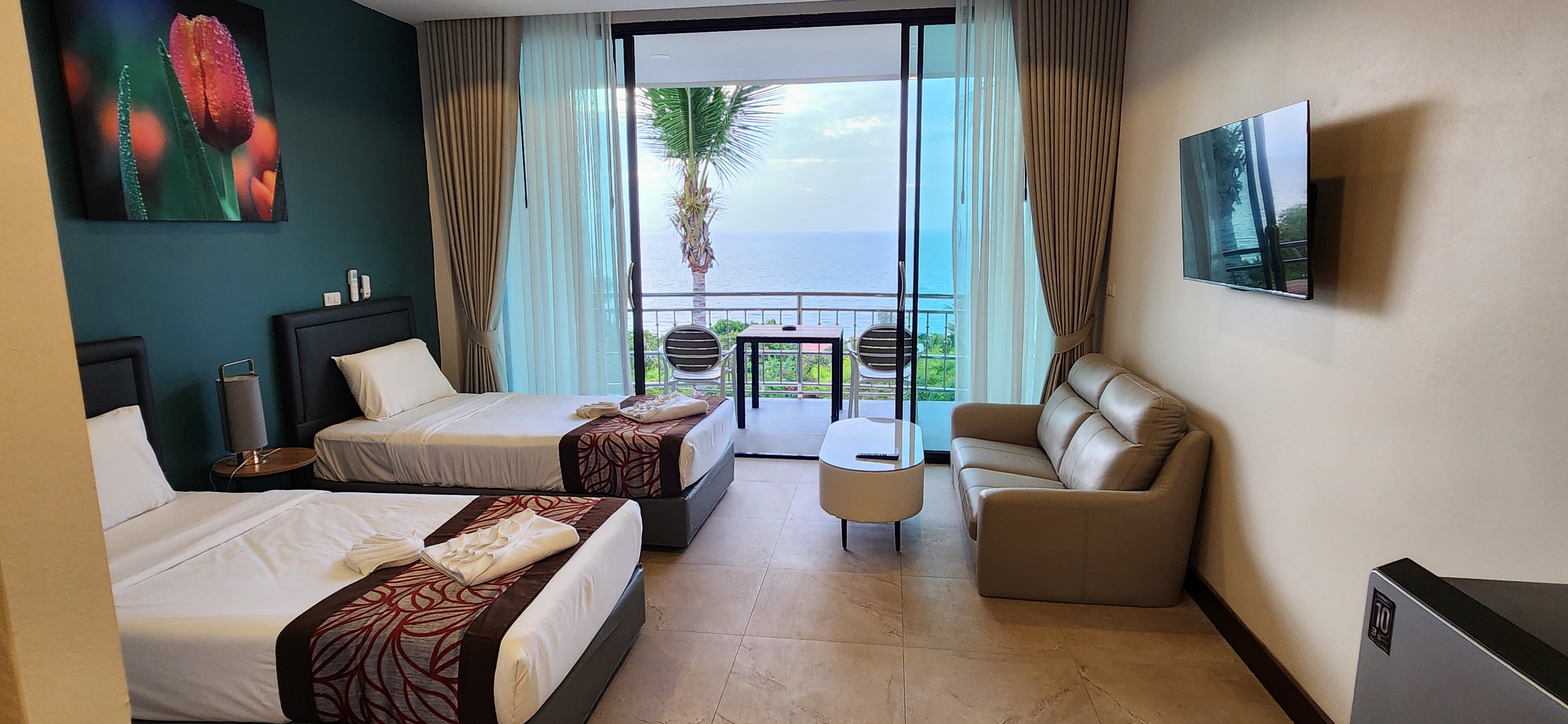 Room Deluxe Side Sea View