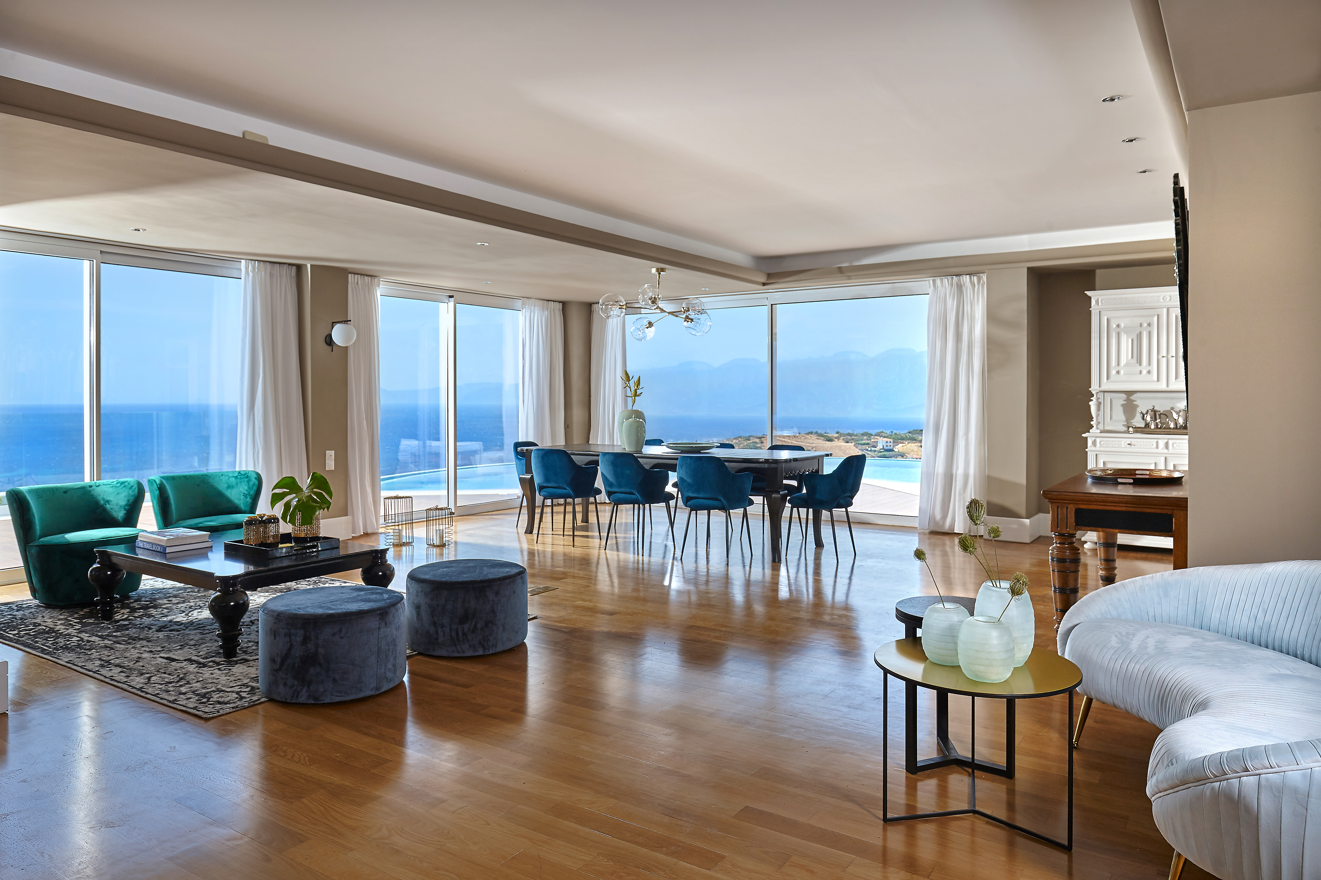 Villa Four Bedrooms with Private Pool