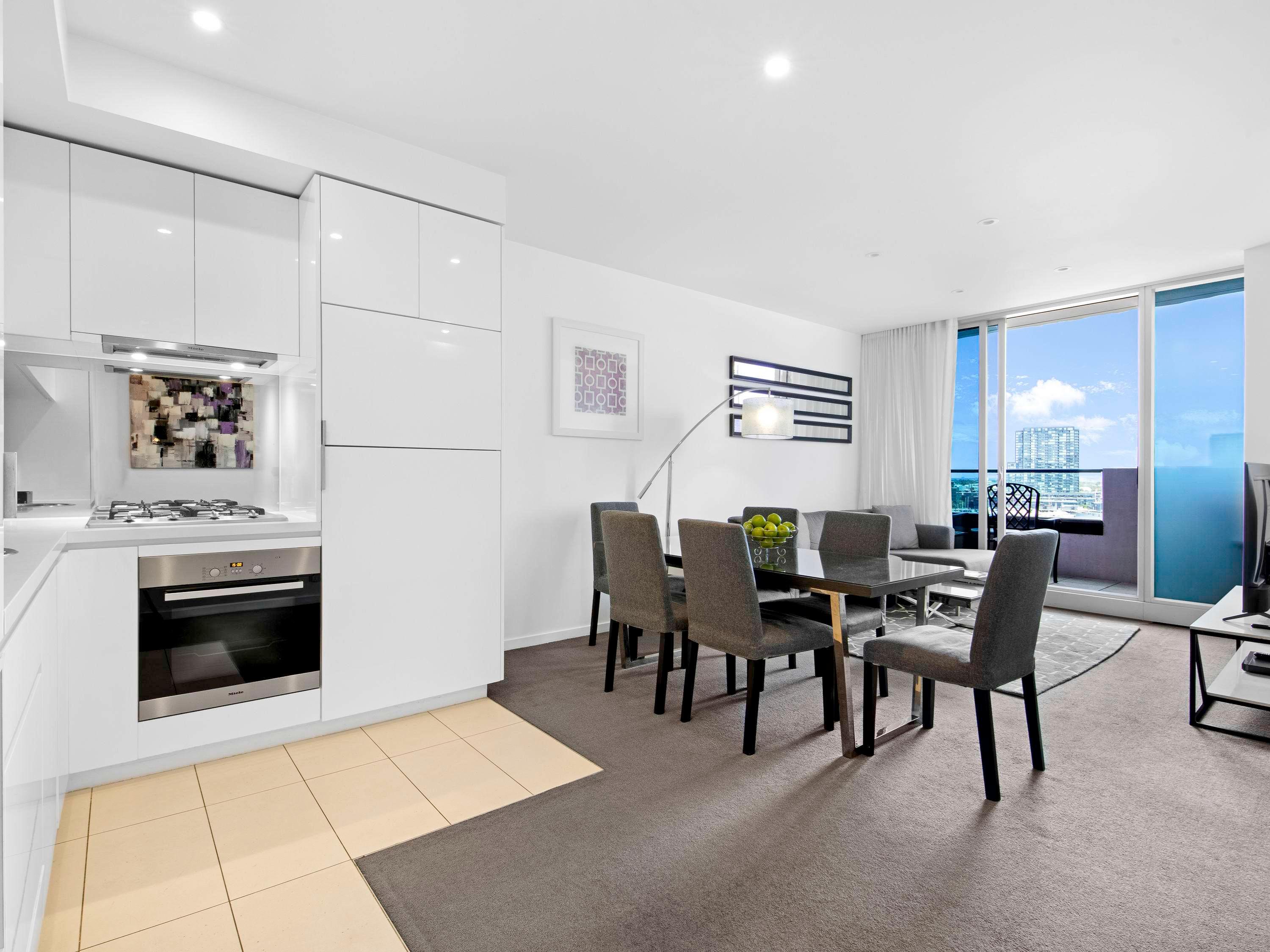 Apartment Queen Size Bed