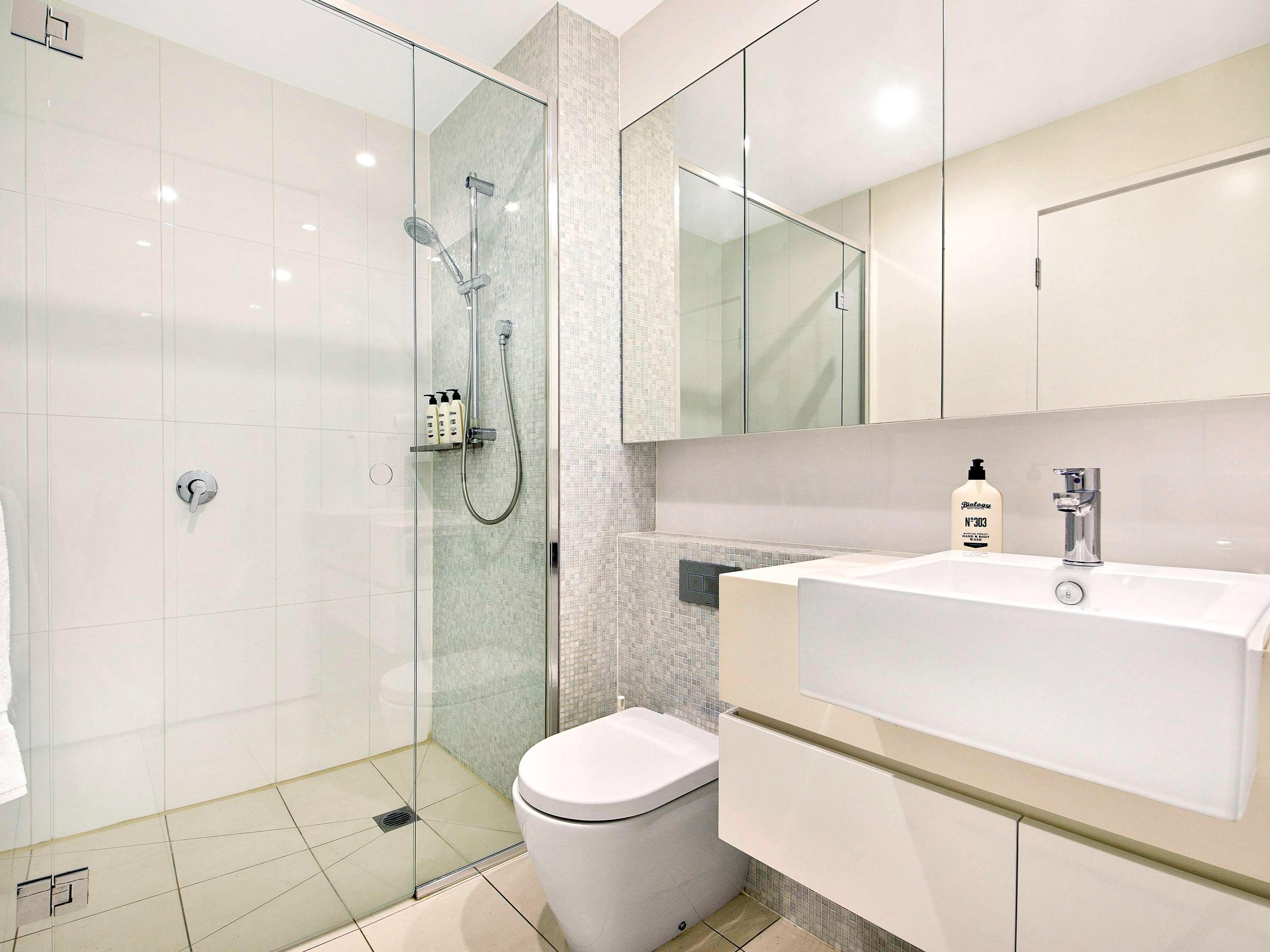 Apartment Queen Size Bed