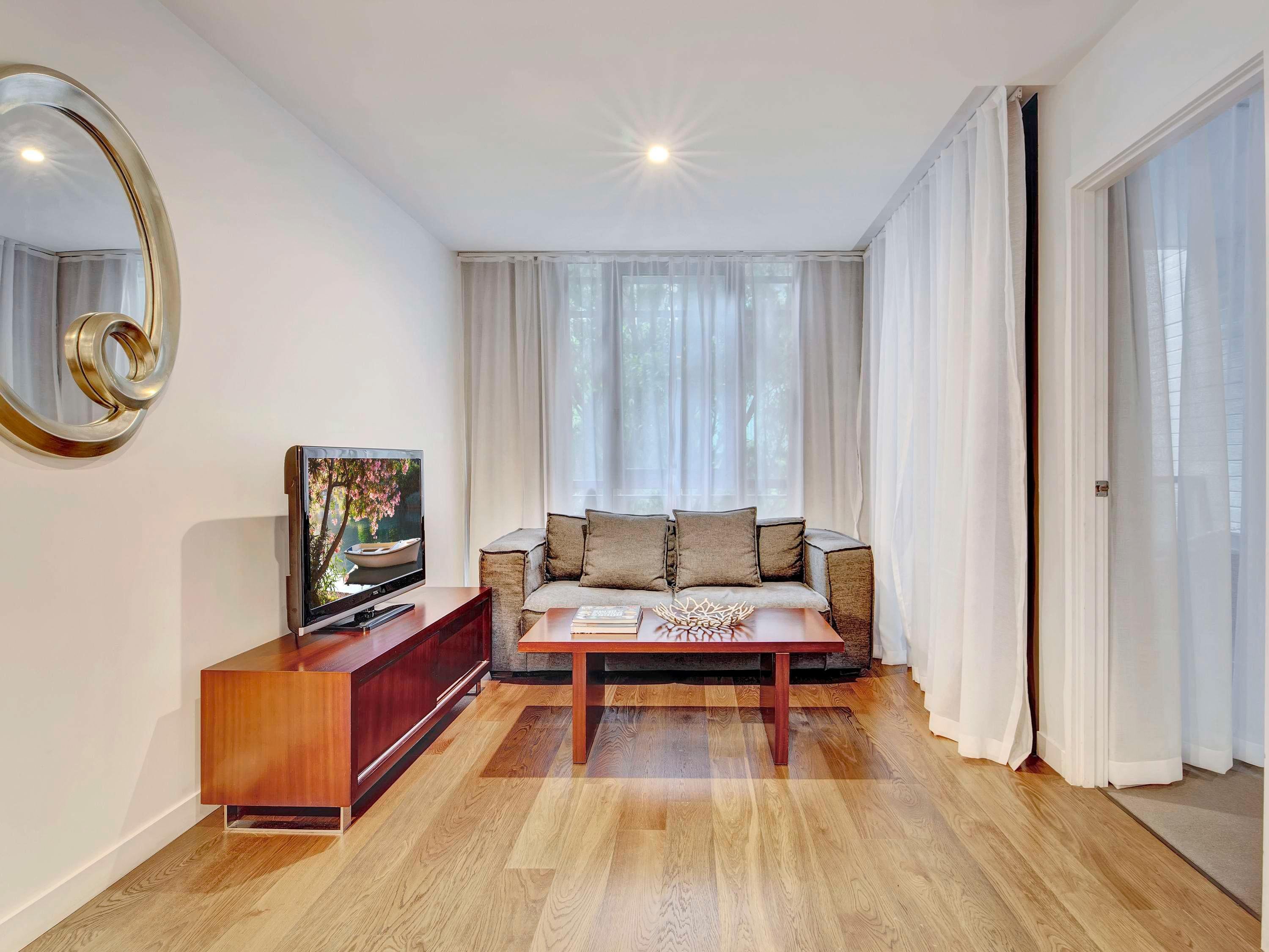 Apartment Queen Size Bed