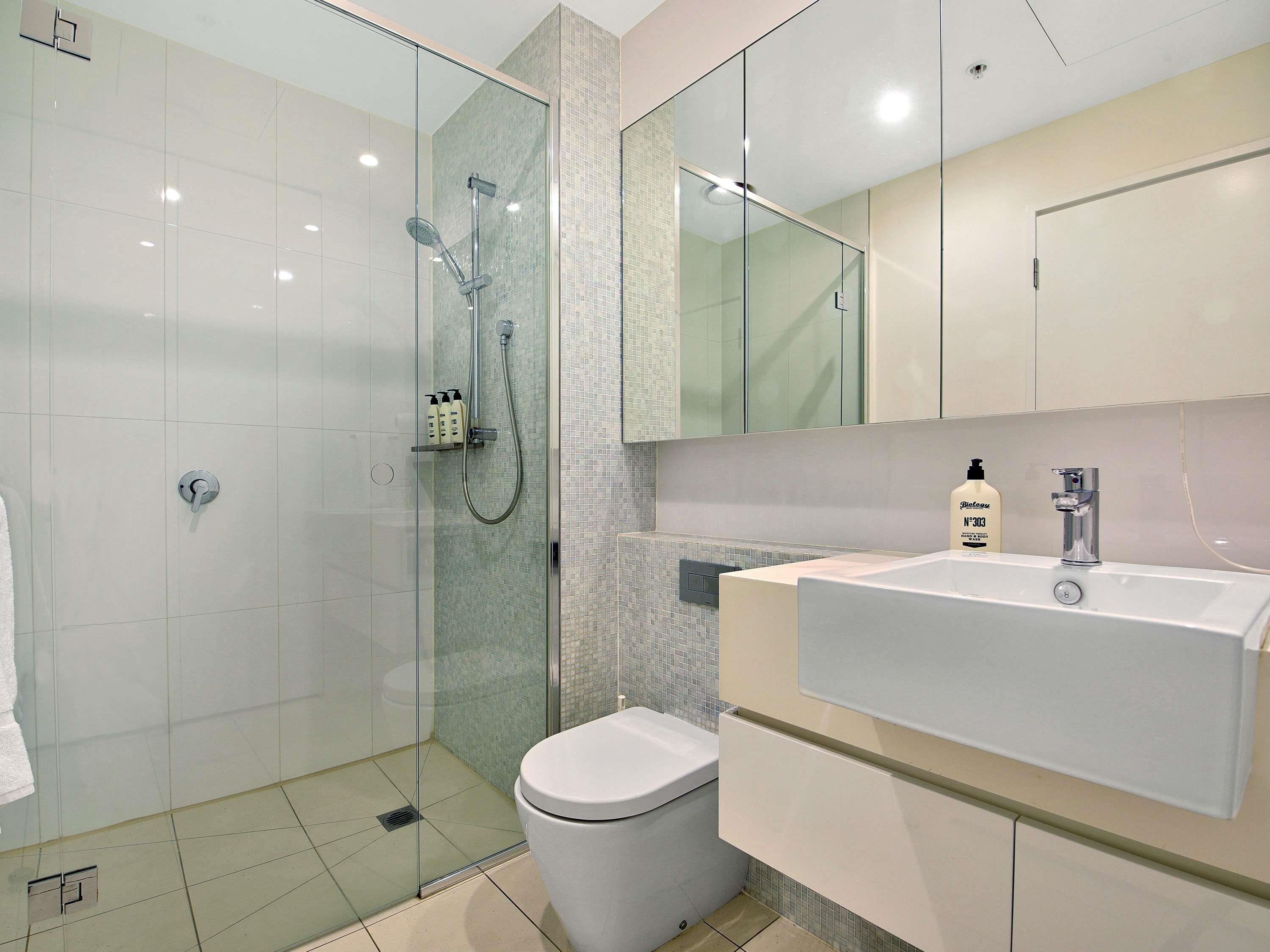 Apartment Queen Size Bed