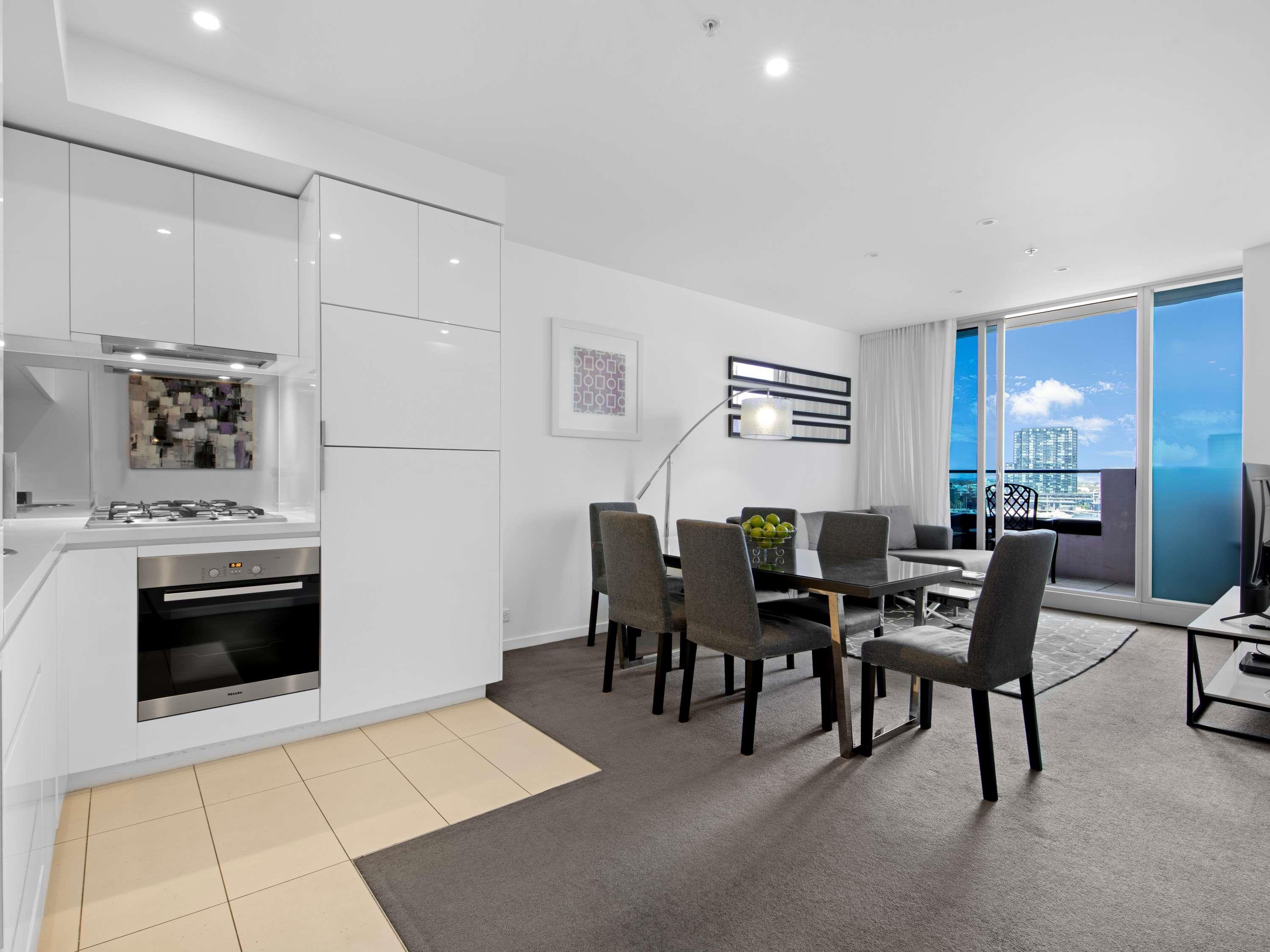 Apartment Queen Size Bed