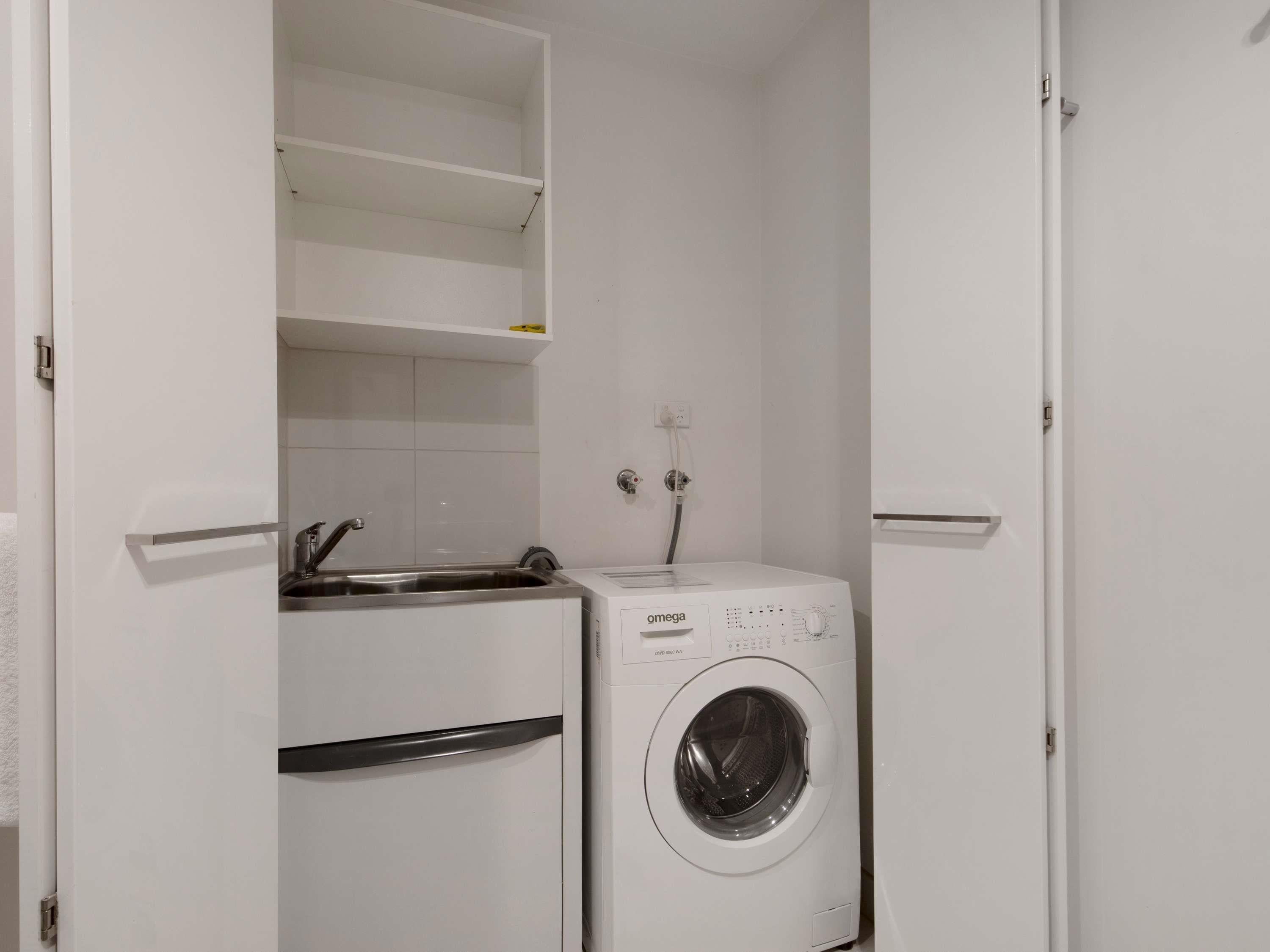 Studio Queen Size Bed