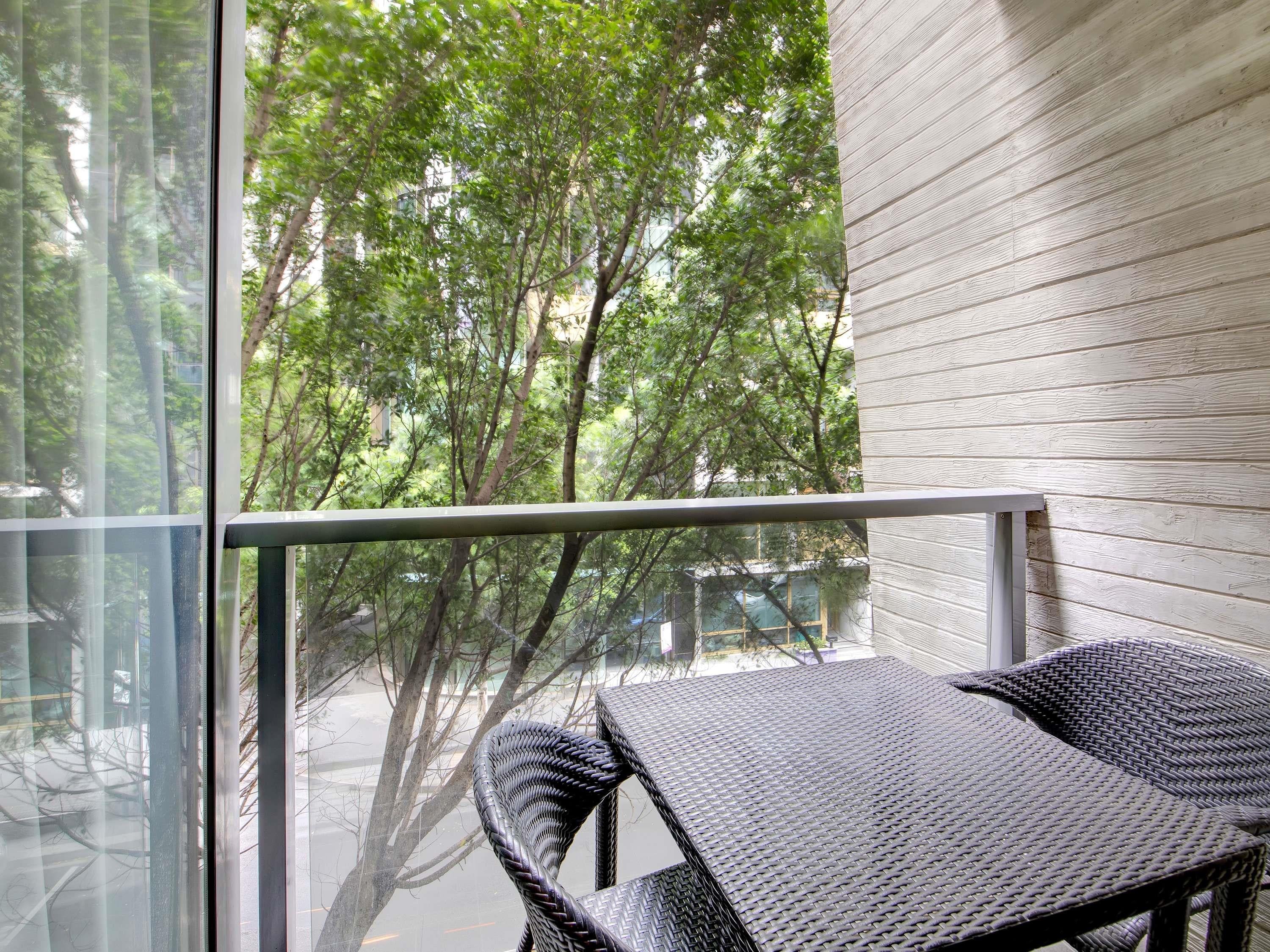 Apartment Queen Size Bed