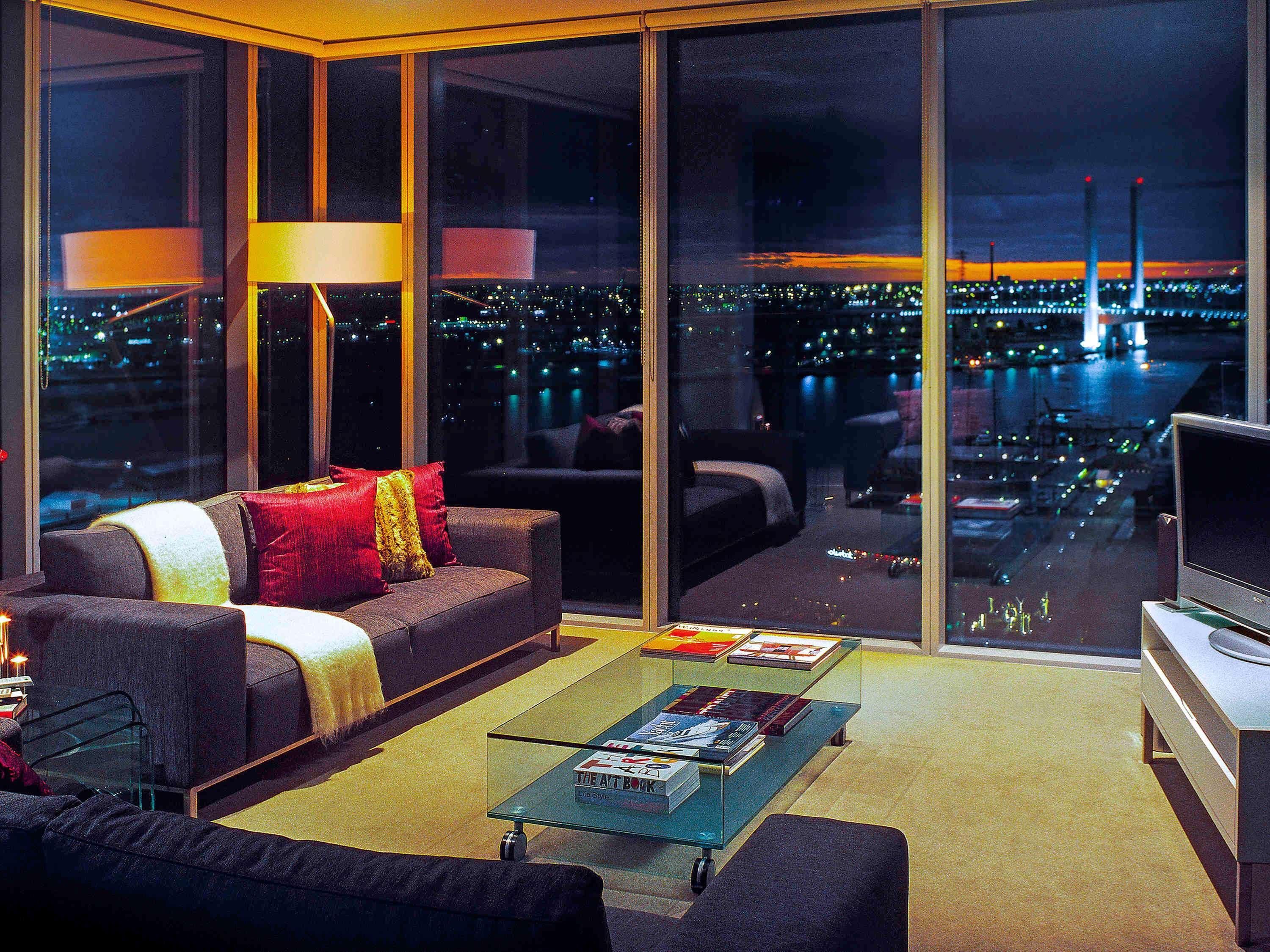 Apartment Queen Size Bed