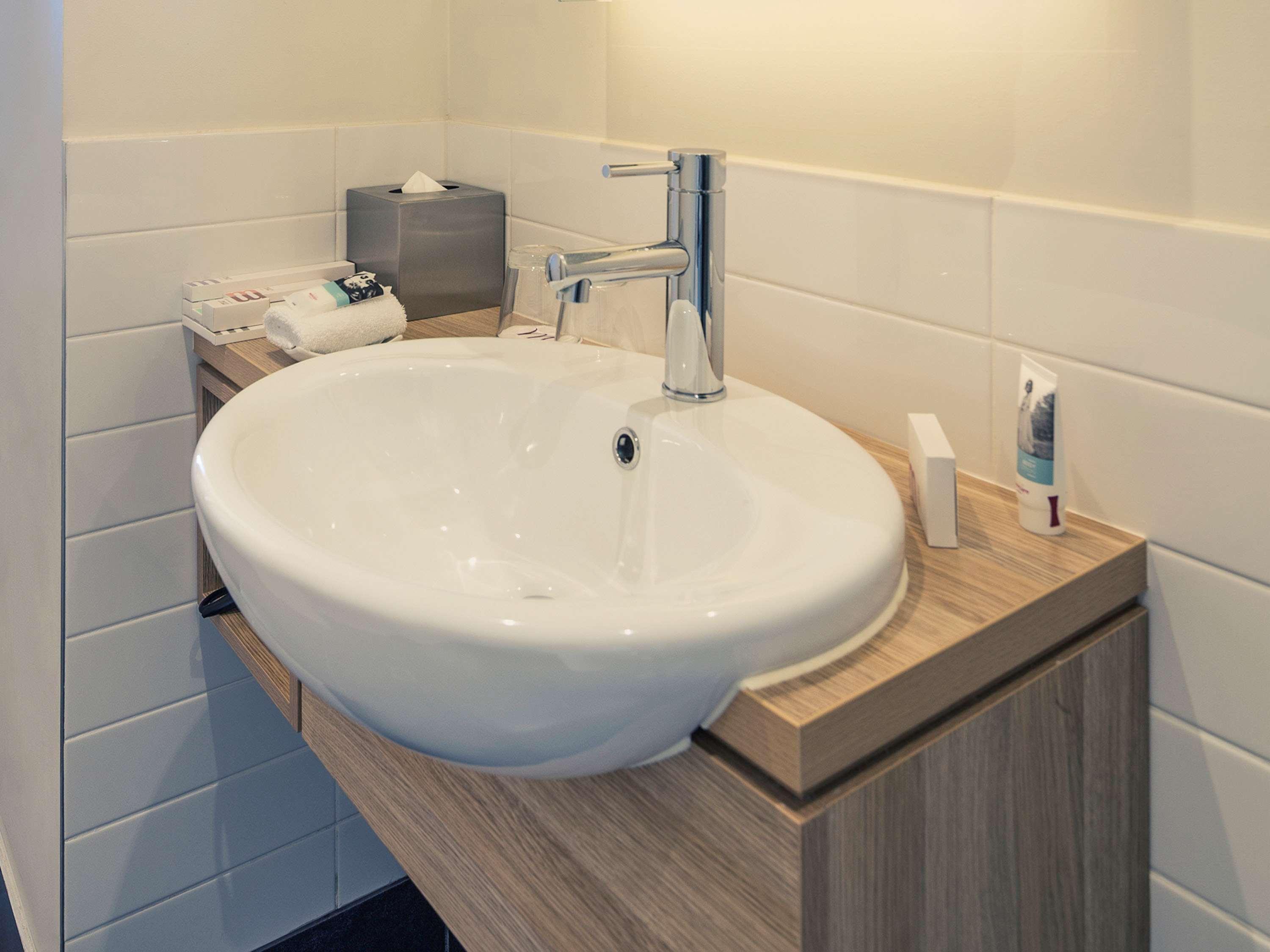 Studio Queen Size Bed