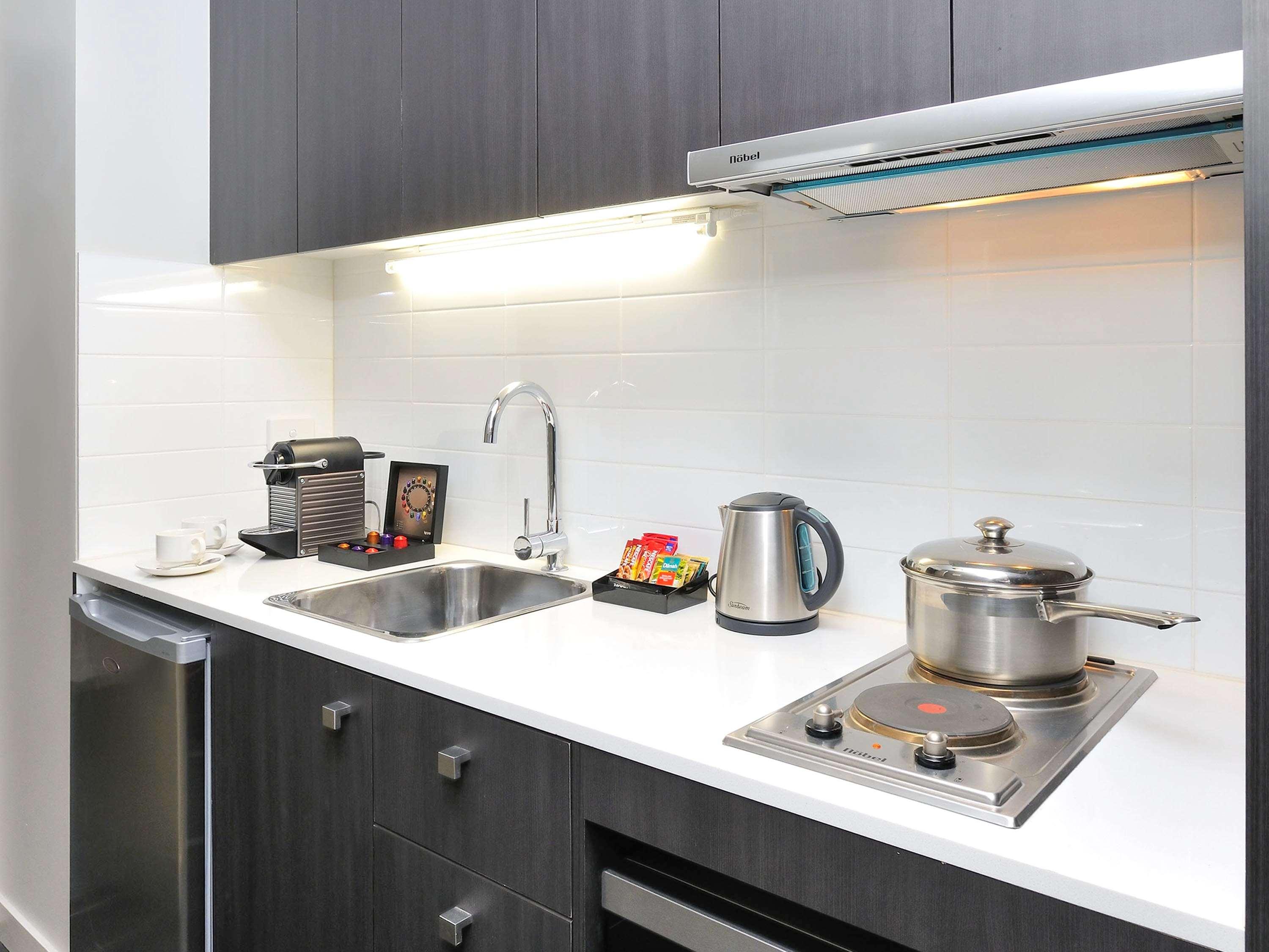 Studio Queen Size Bed