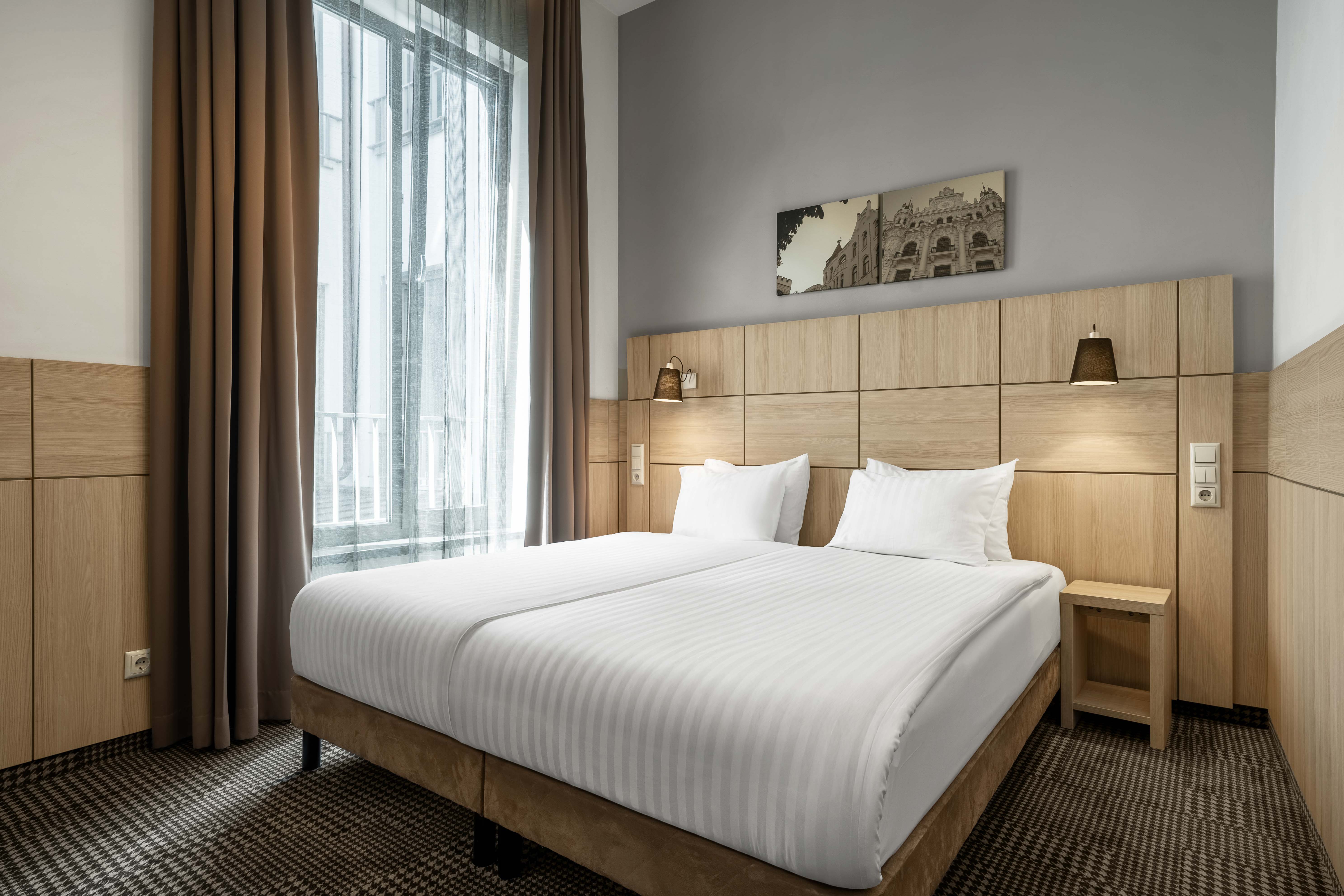 Double or Twin Standard