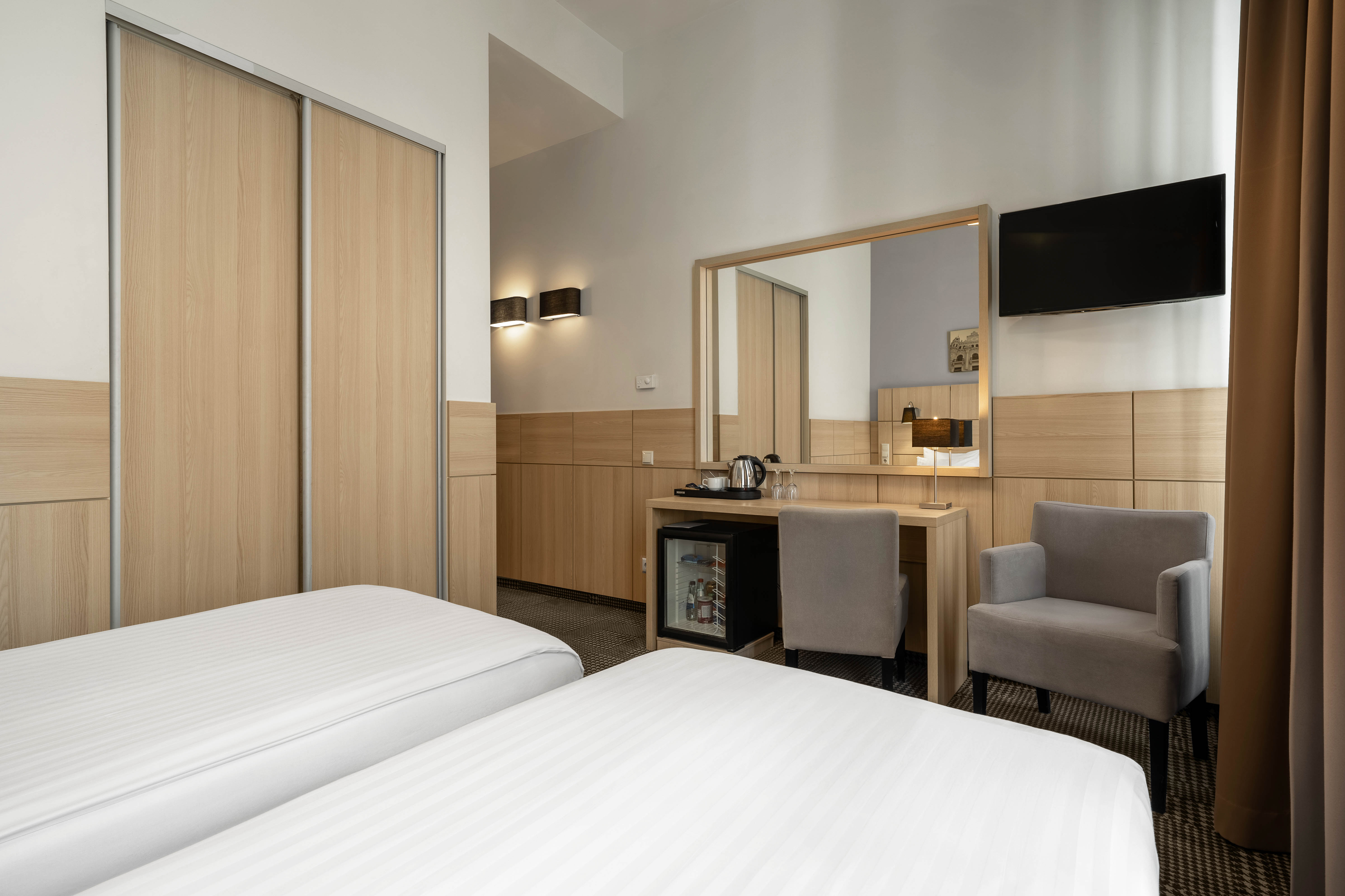 Double or Twin Standard