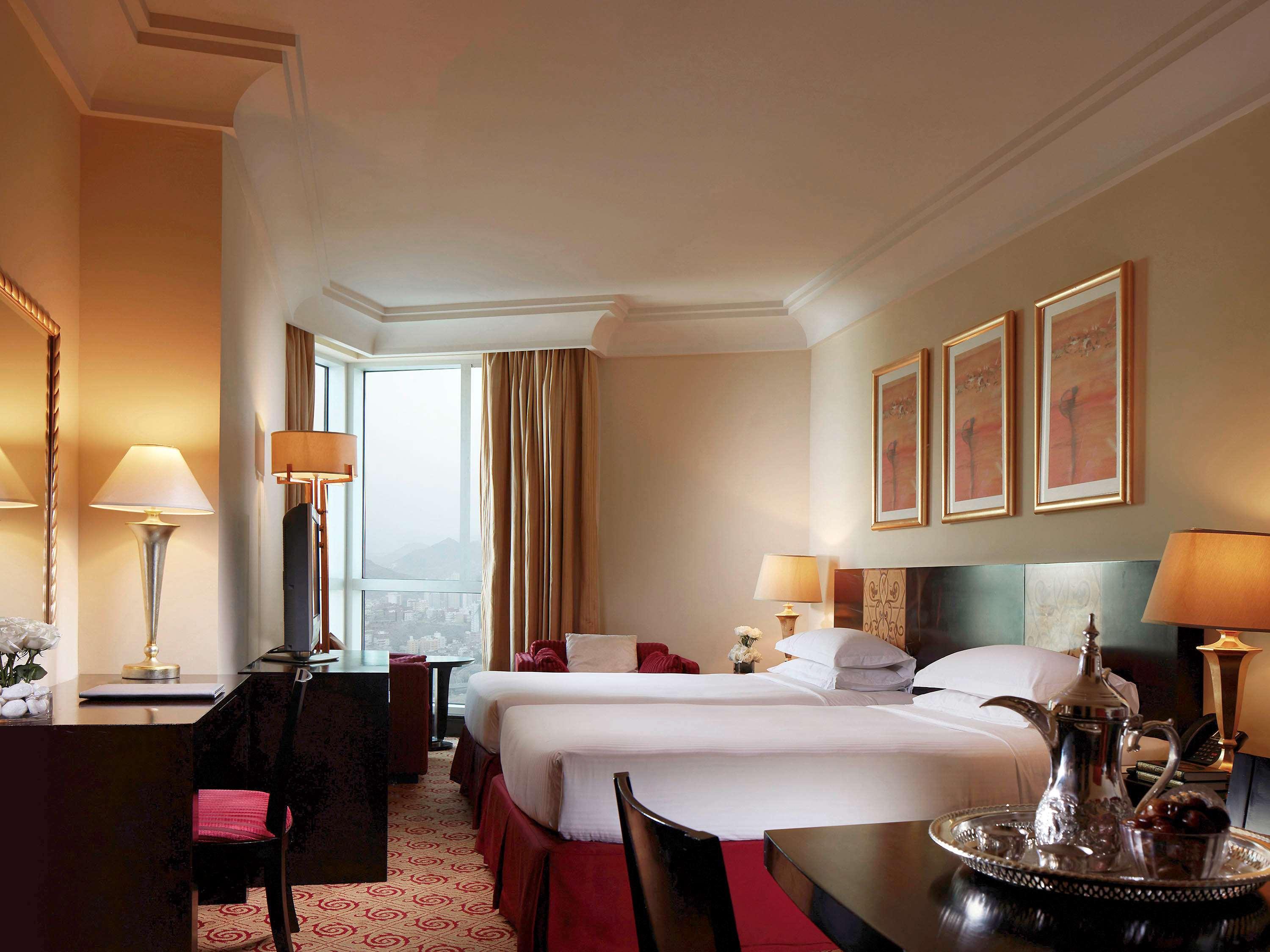 Twin Classic City View