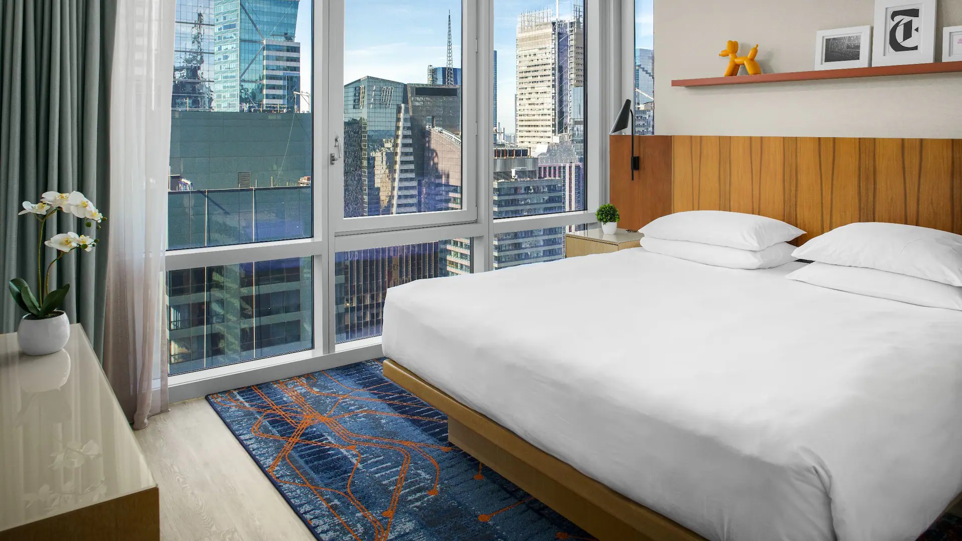 Suite Deluxe King Bed