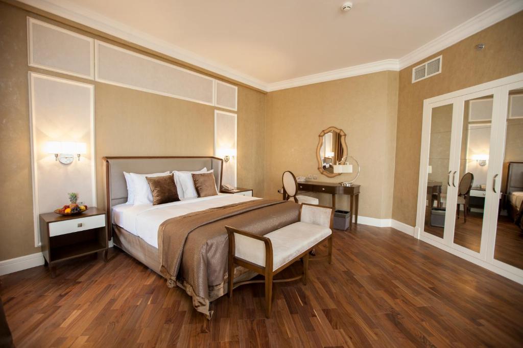 Suite Three Bedrooms