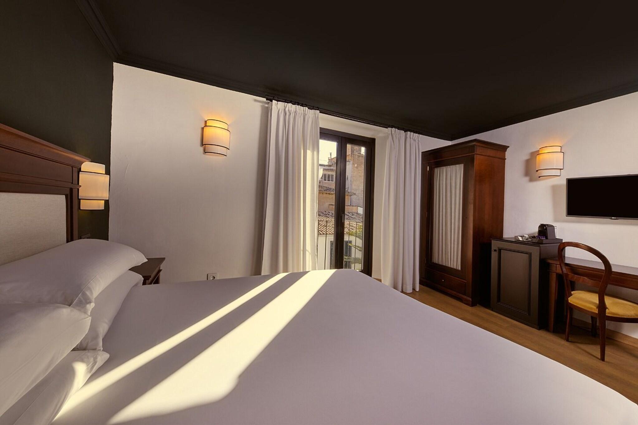 Double Queen Size Bed