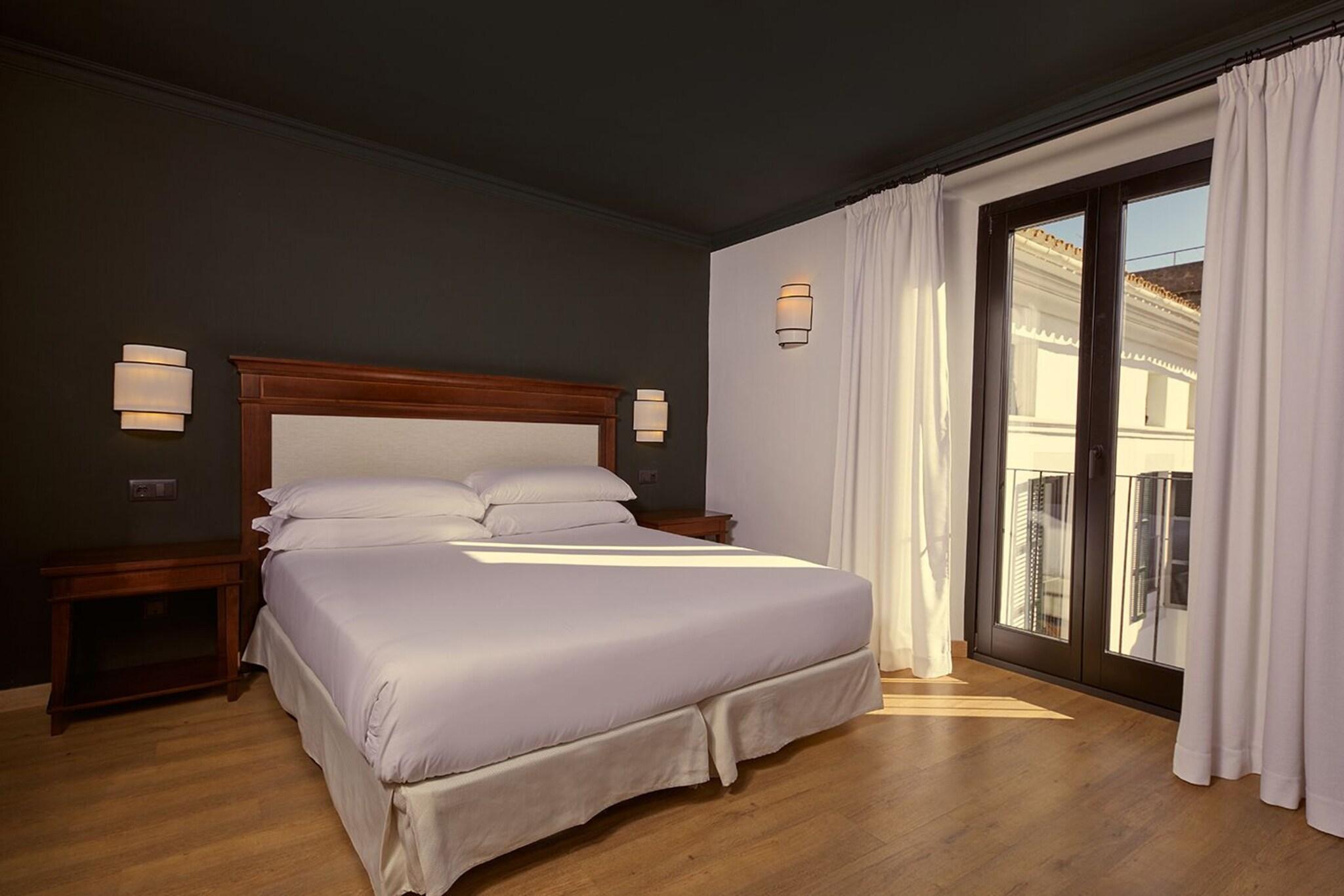 Double Queen Size Bed