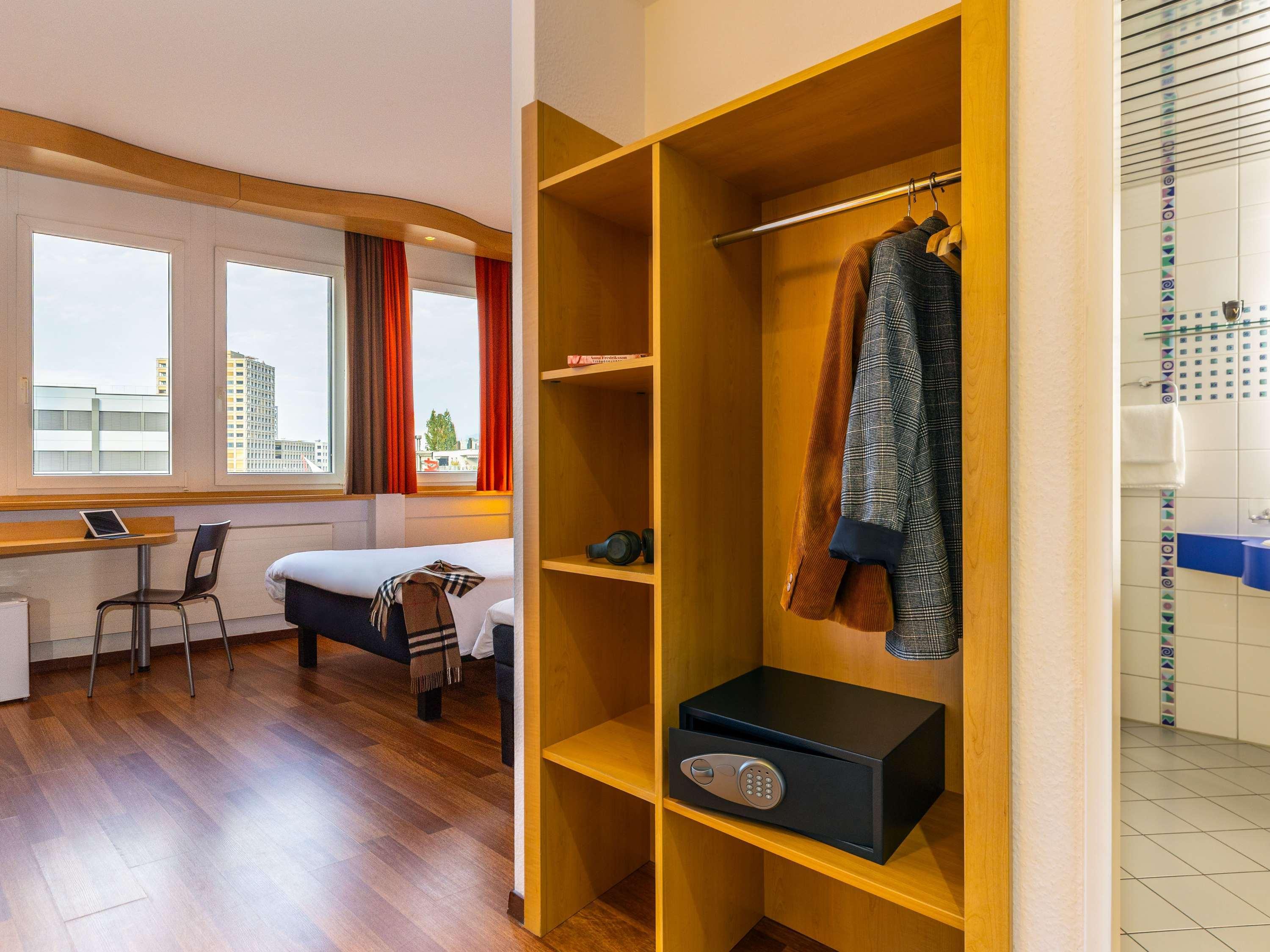 Twin Standard