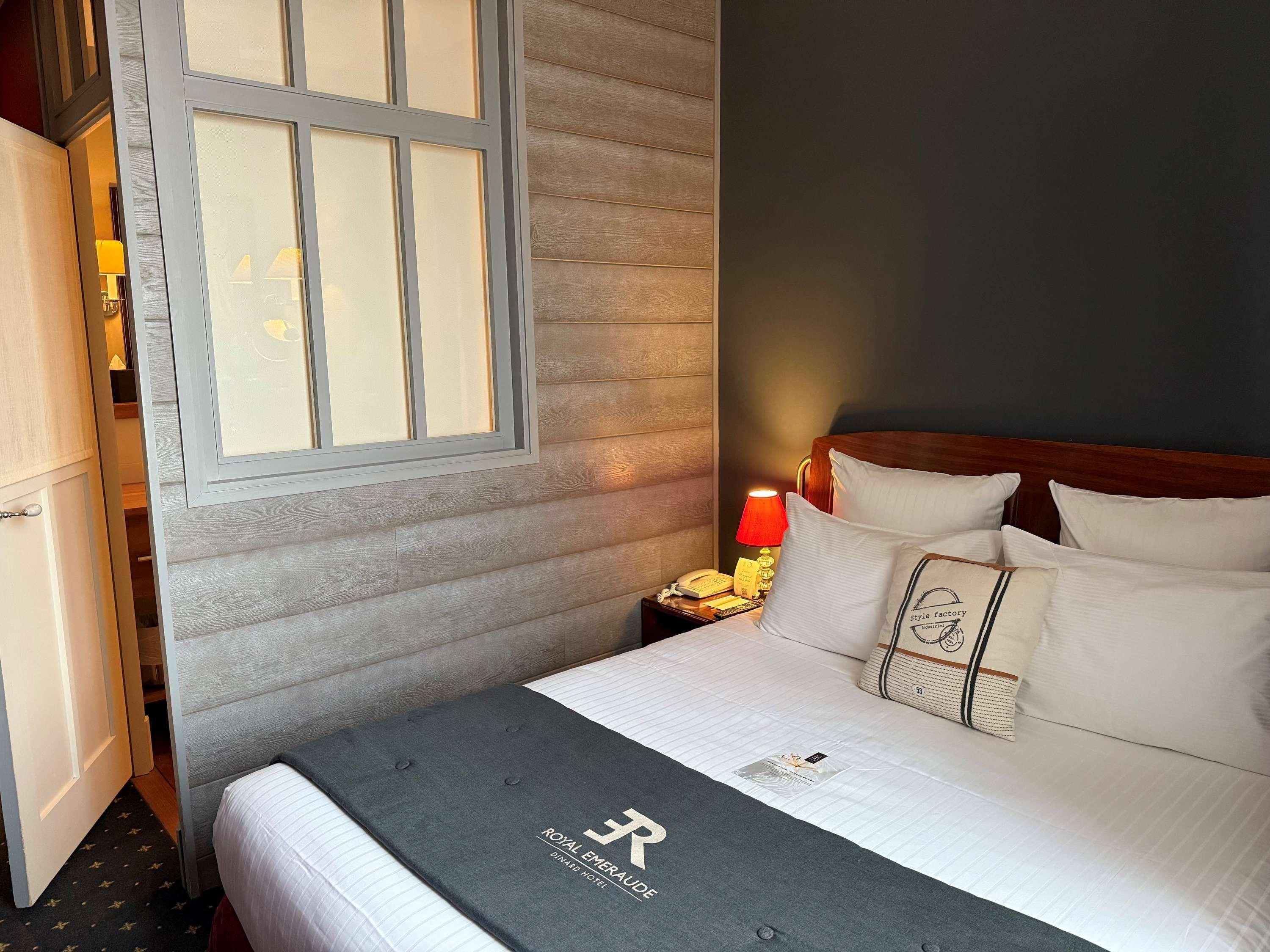 Double or Twin Classic Double Bed