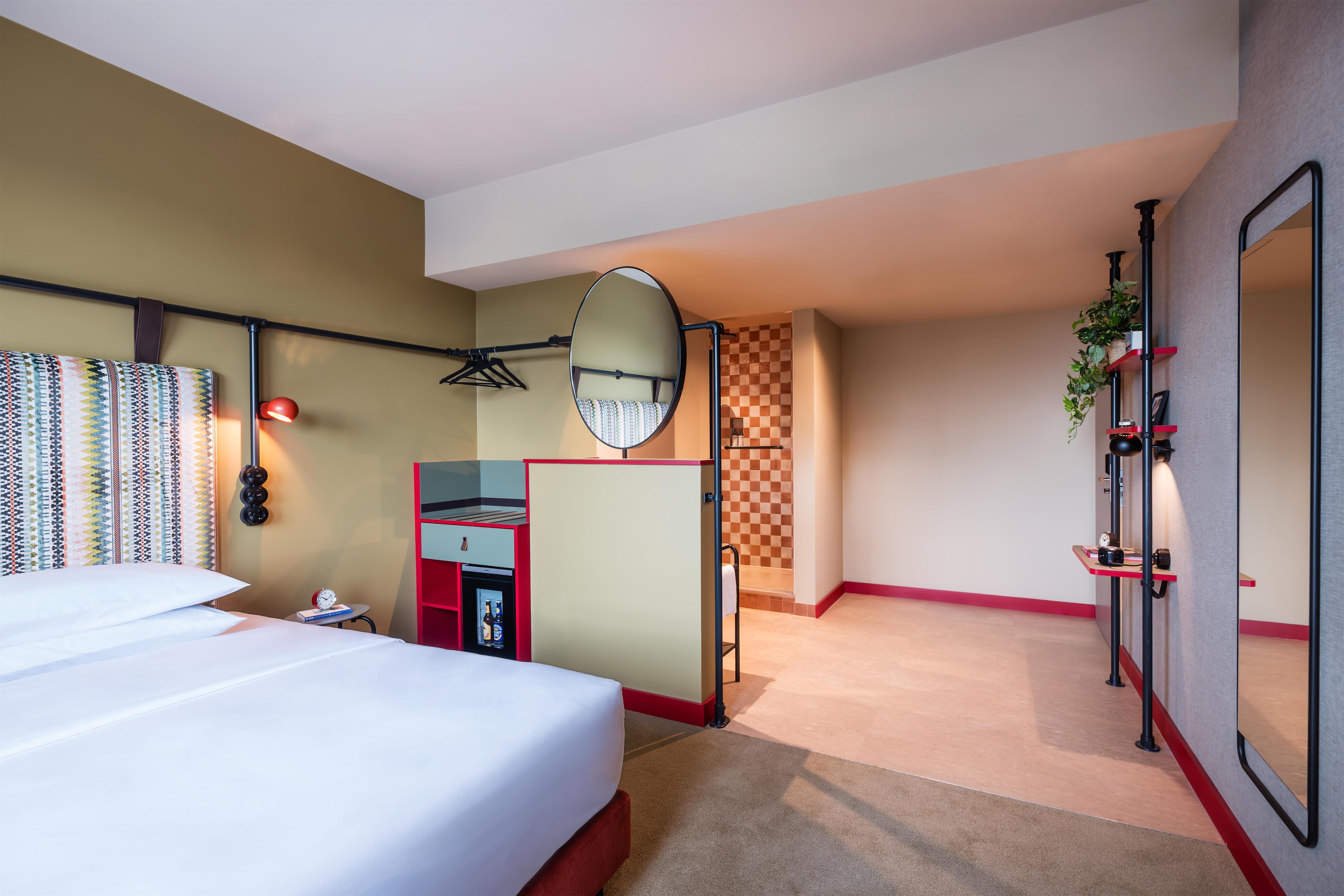 Double Deluxe King Bed