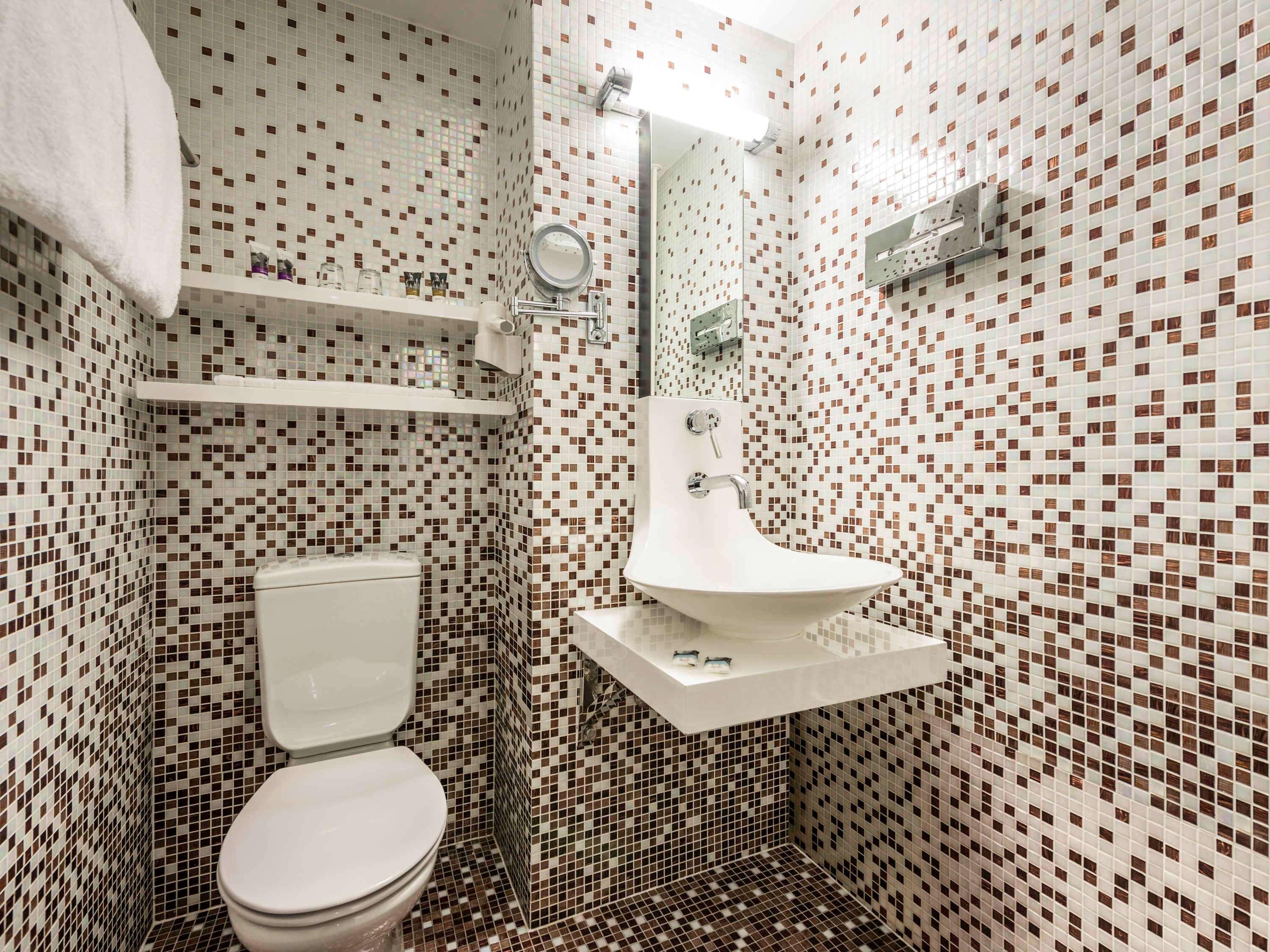 Twin Superior Queen Bed