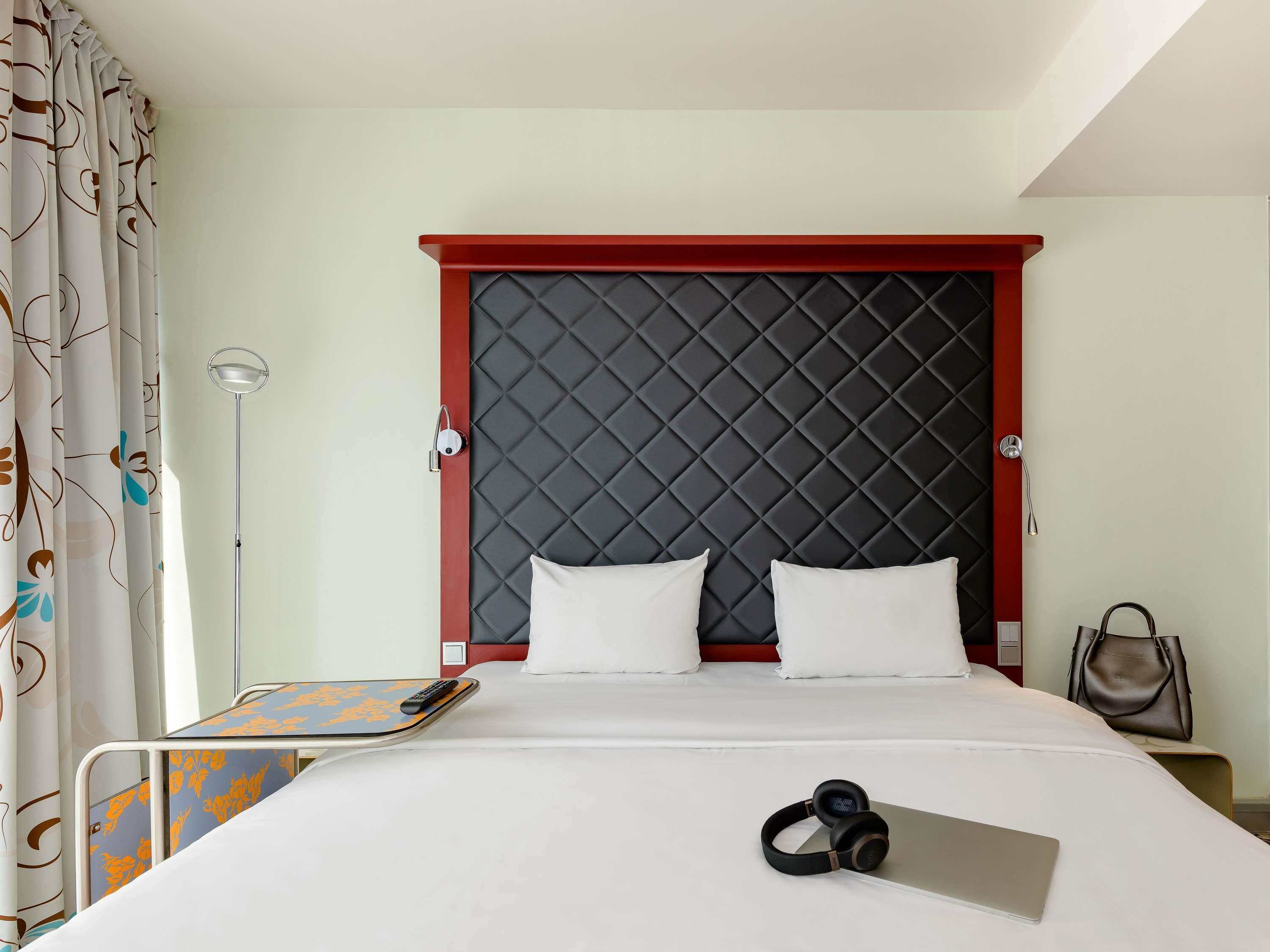 Double Queen Size Bed