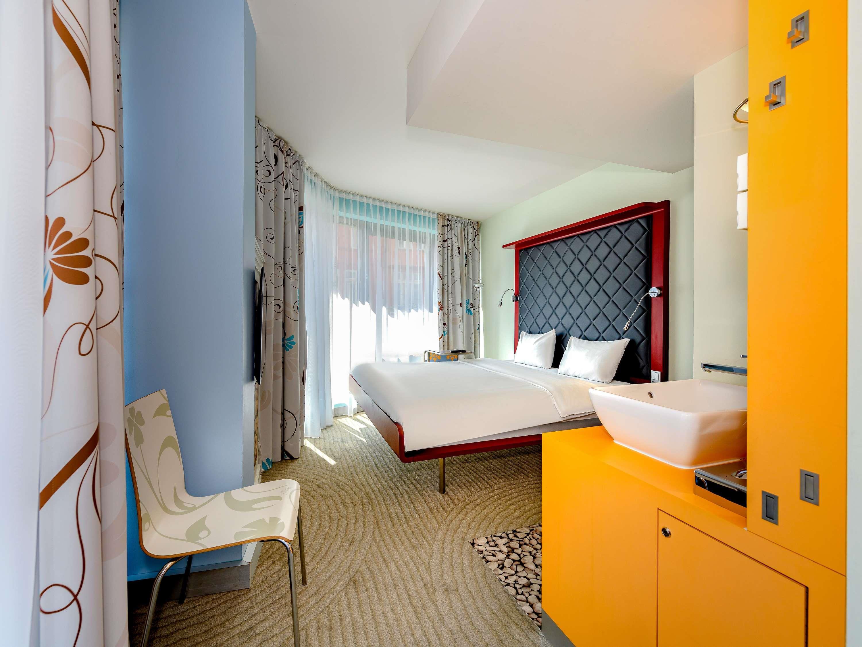 Double Queen Size Bed