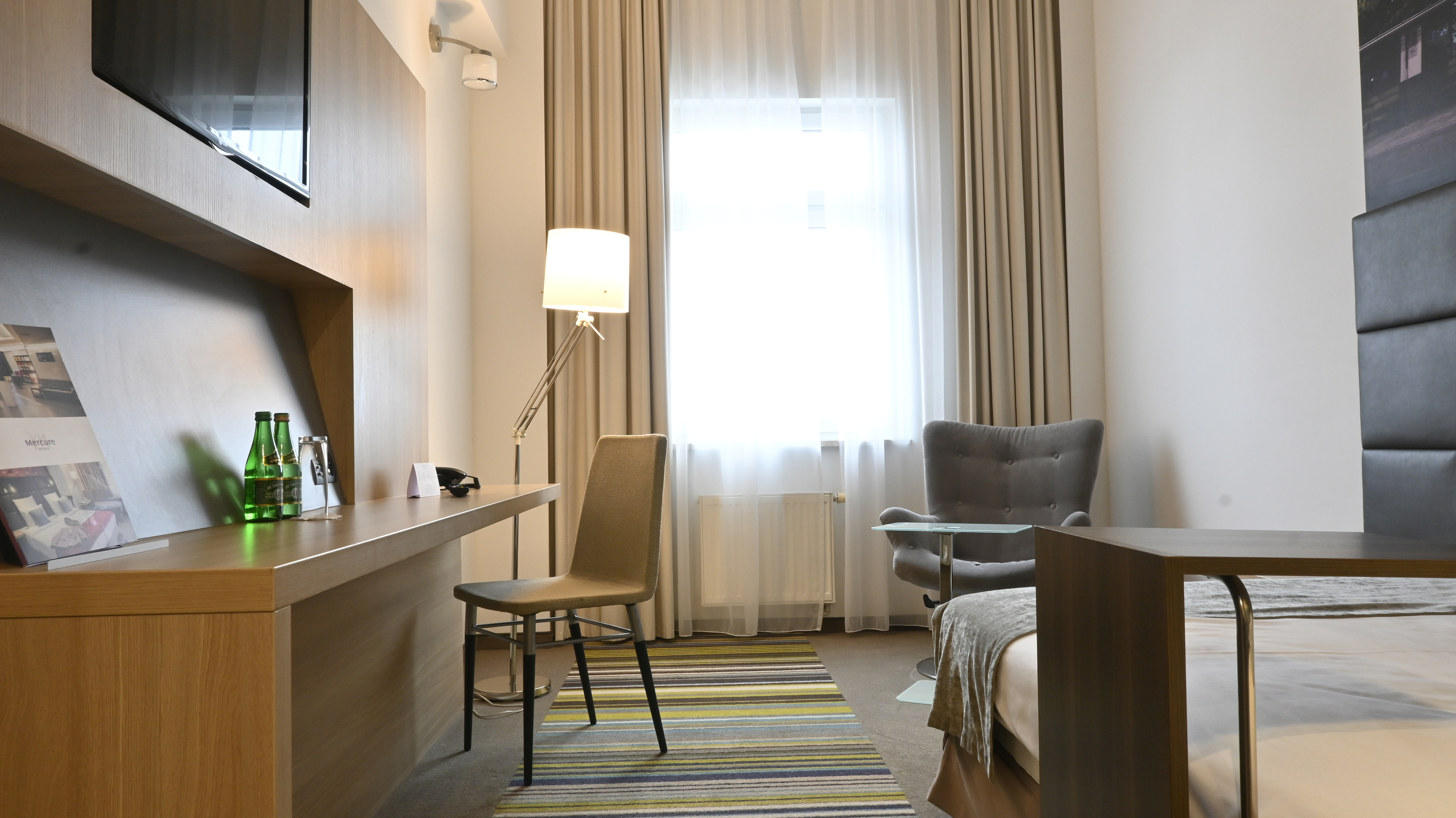 Single Deluxe One Bed