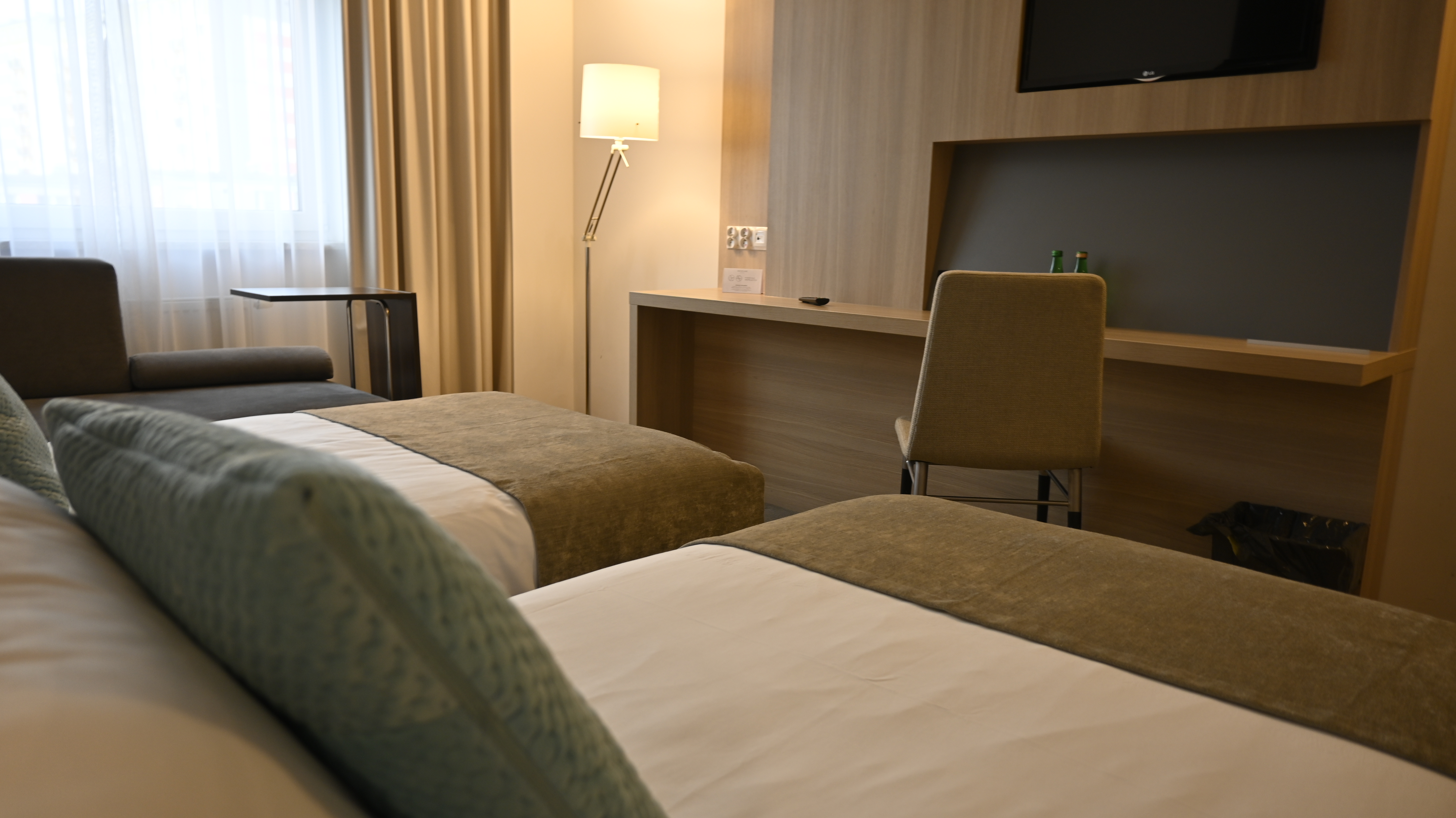 Twin Deluxe Two Beds