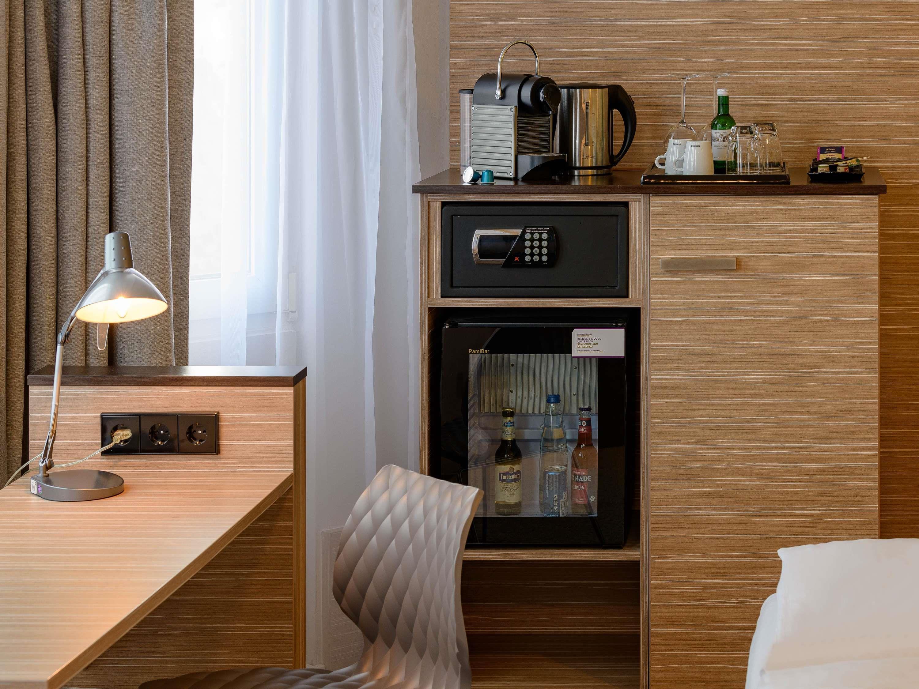 Double Queen Size Bed