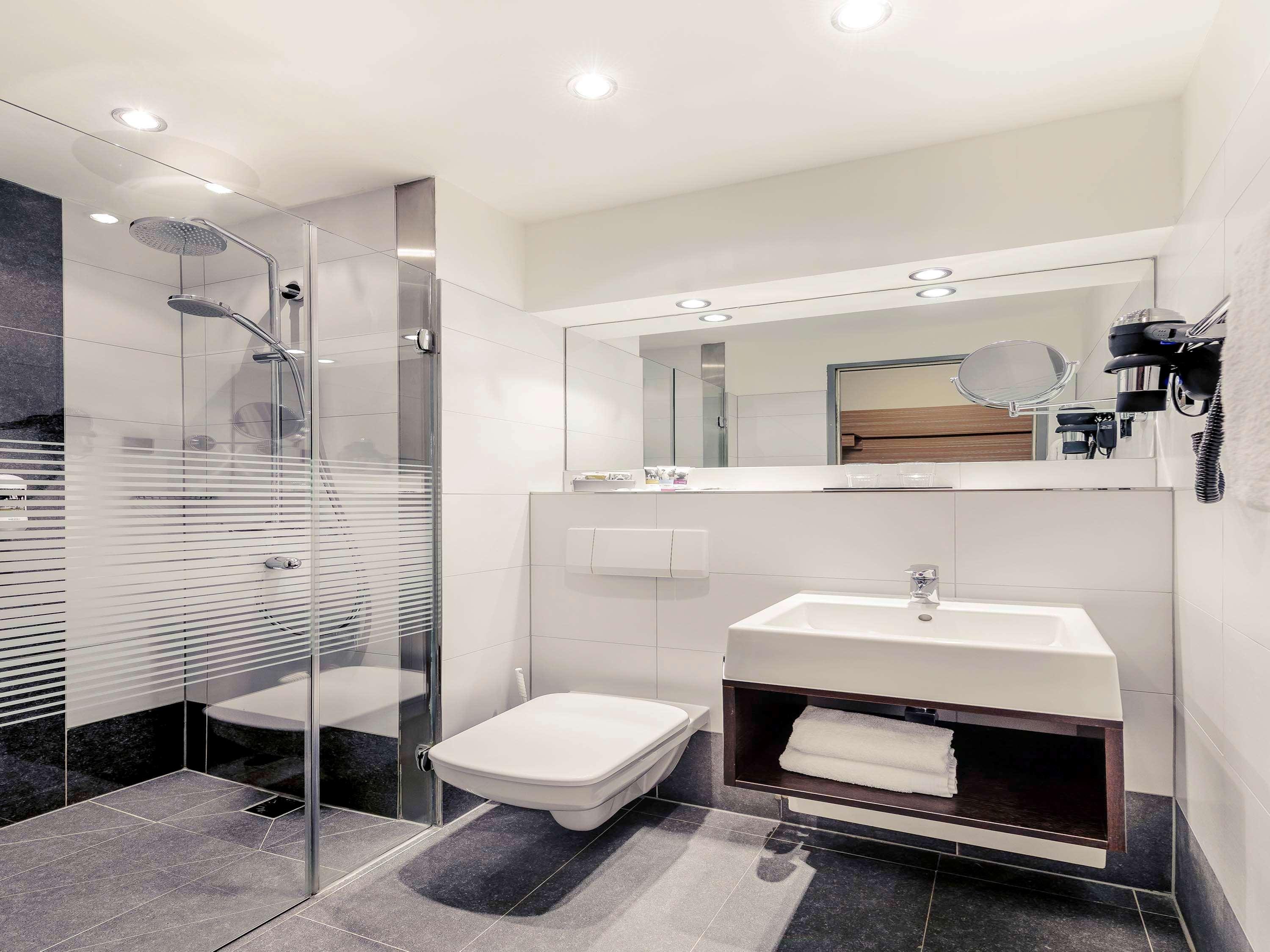 Double Queen Size Bed