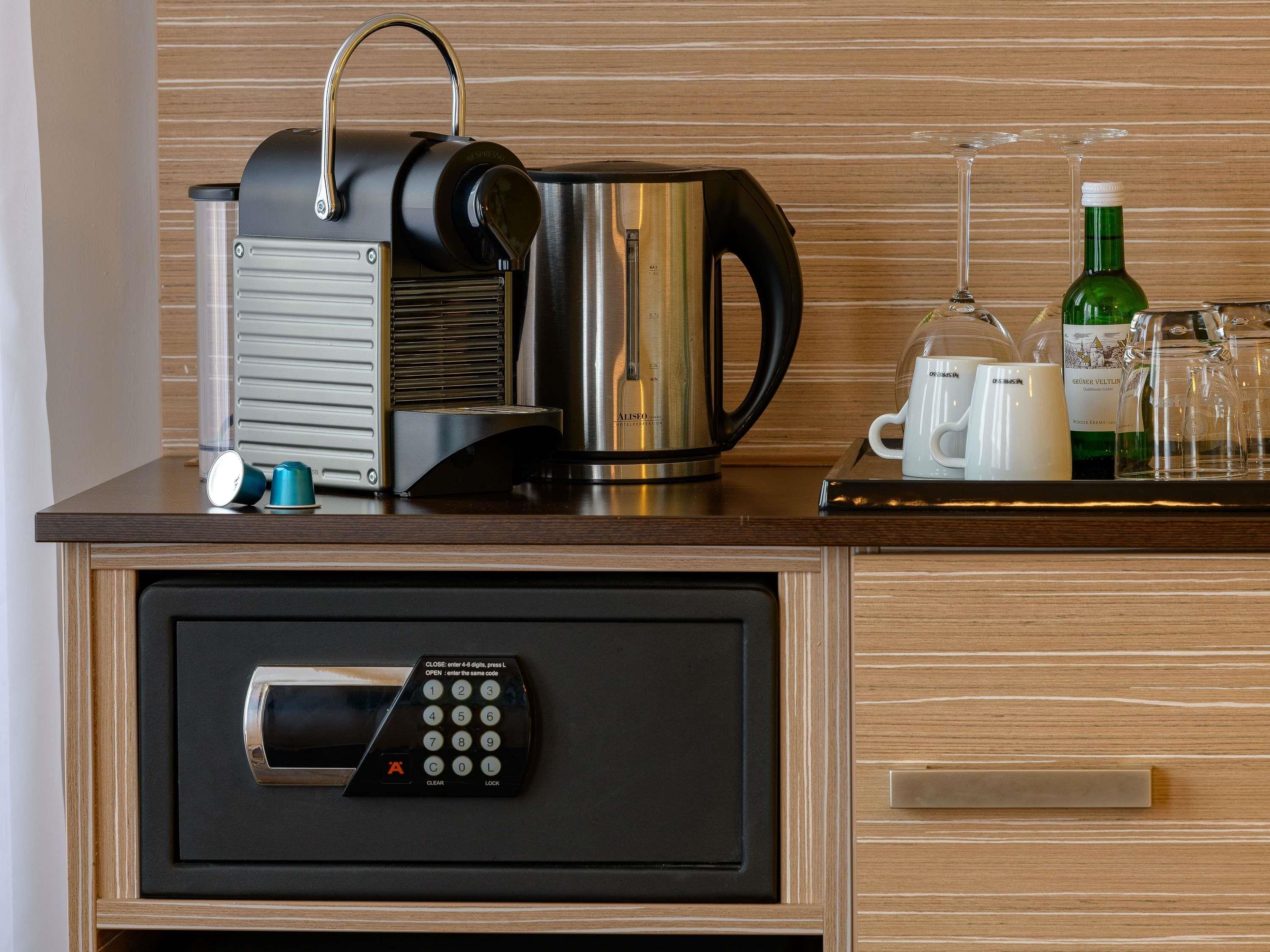 Double Queen Size Bed