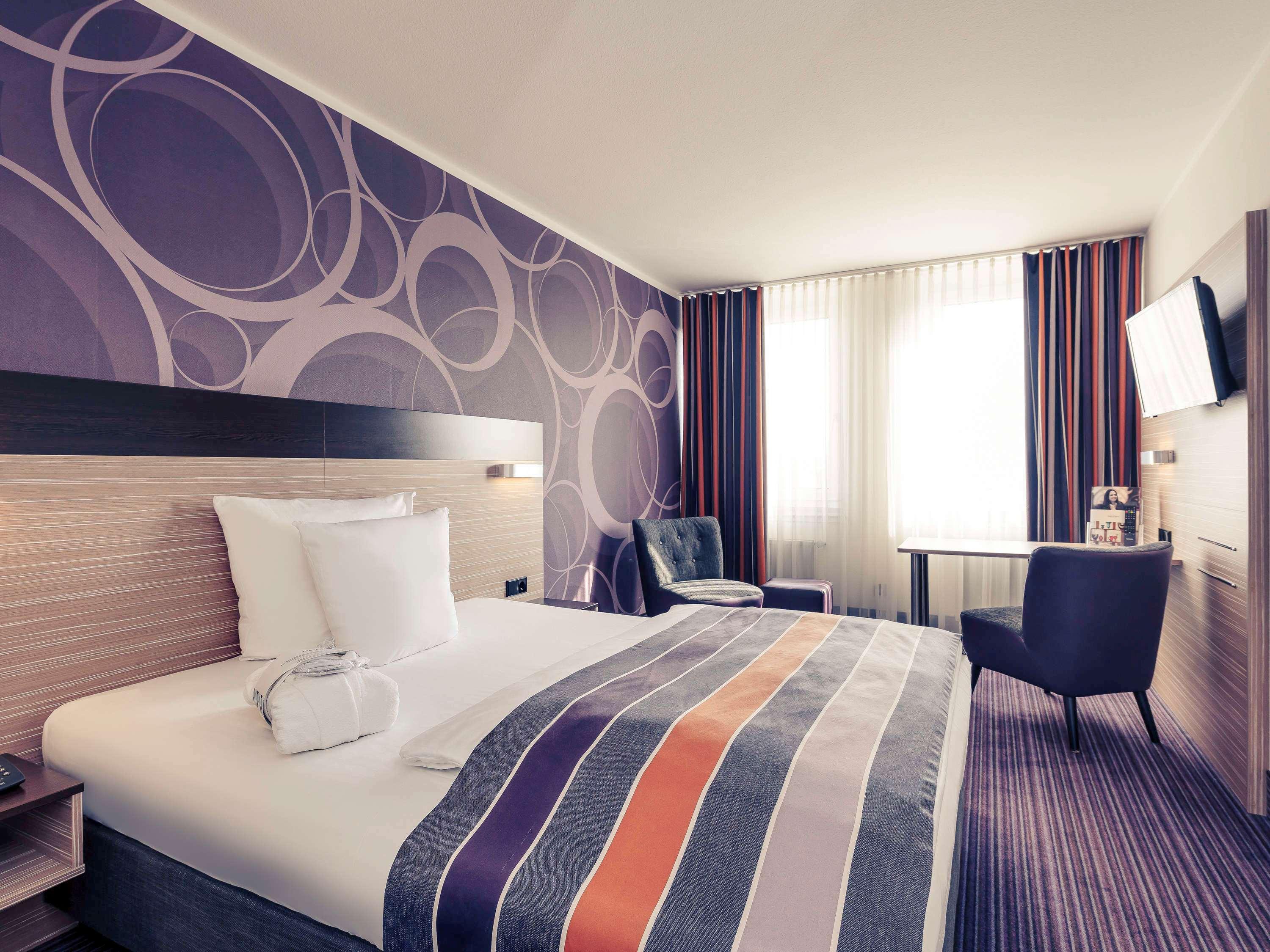 Double Queen Size Bed