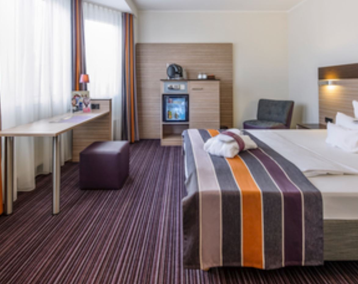 Double Queen Size Bed