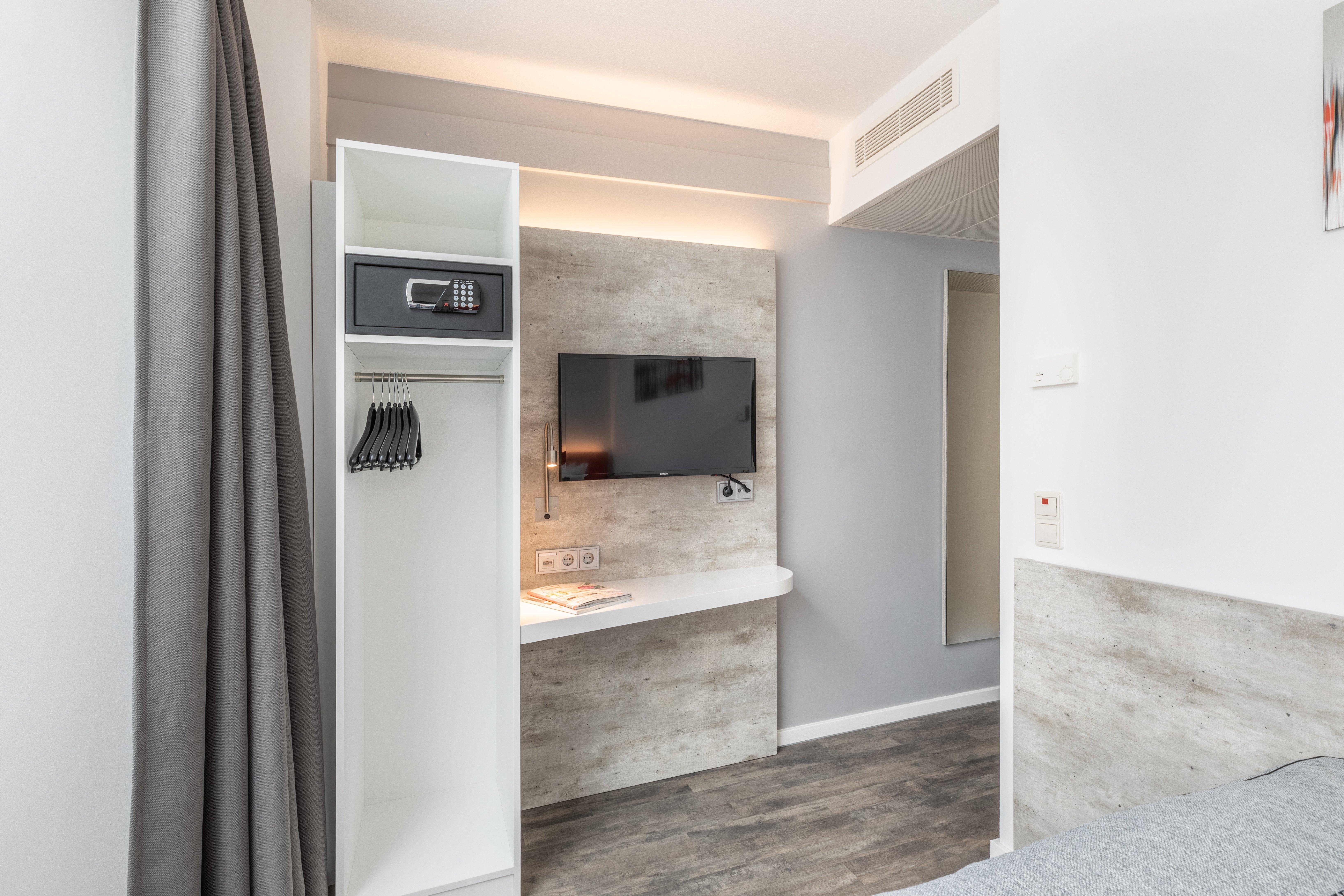 Double or Twin Standard